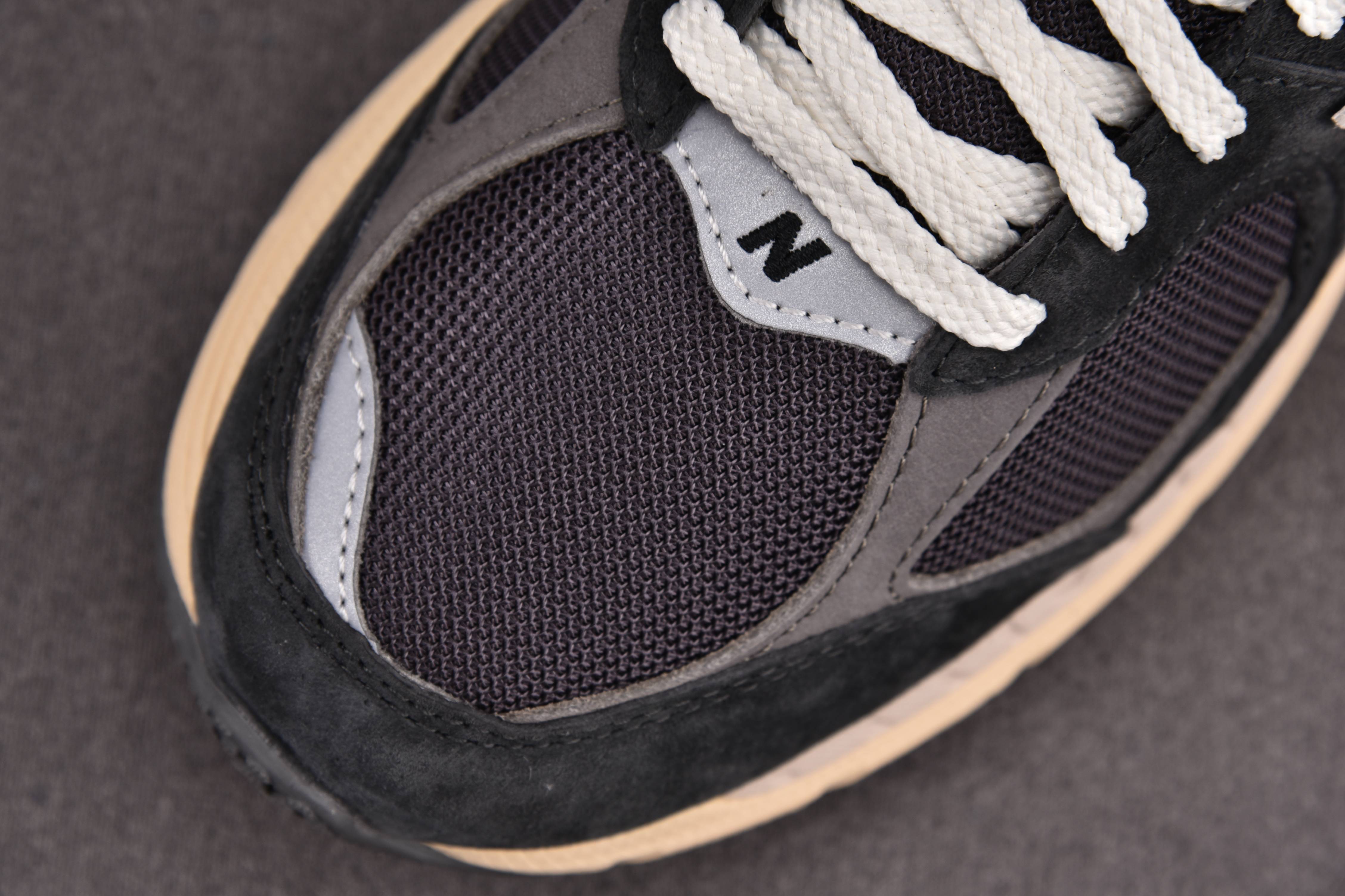 New Balance 2002R Black Dark Grey