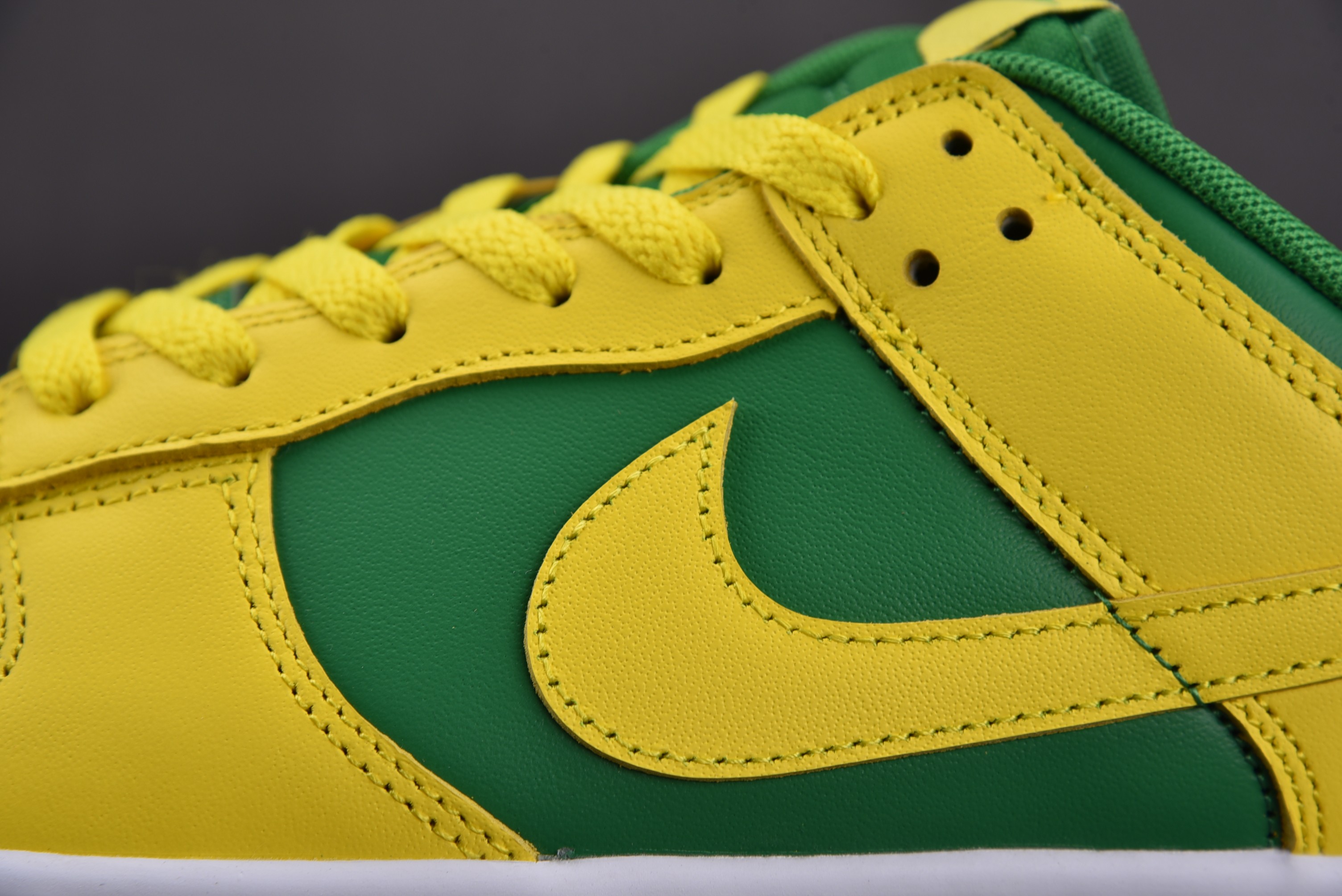 Nike Dunk Low Reverse Brazil
