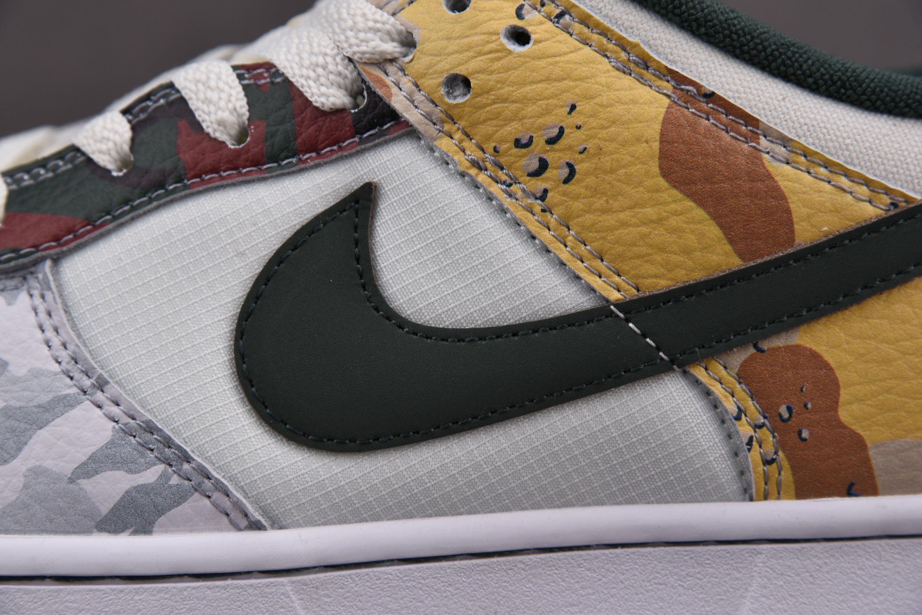 Nike Dunk Low SE Sail Multi-Camo