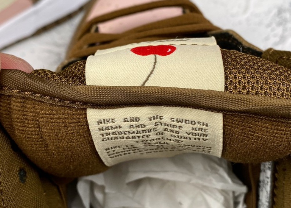 Nike Dunk SB Low Stussy Cherry