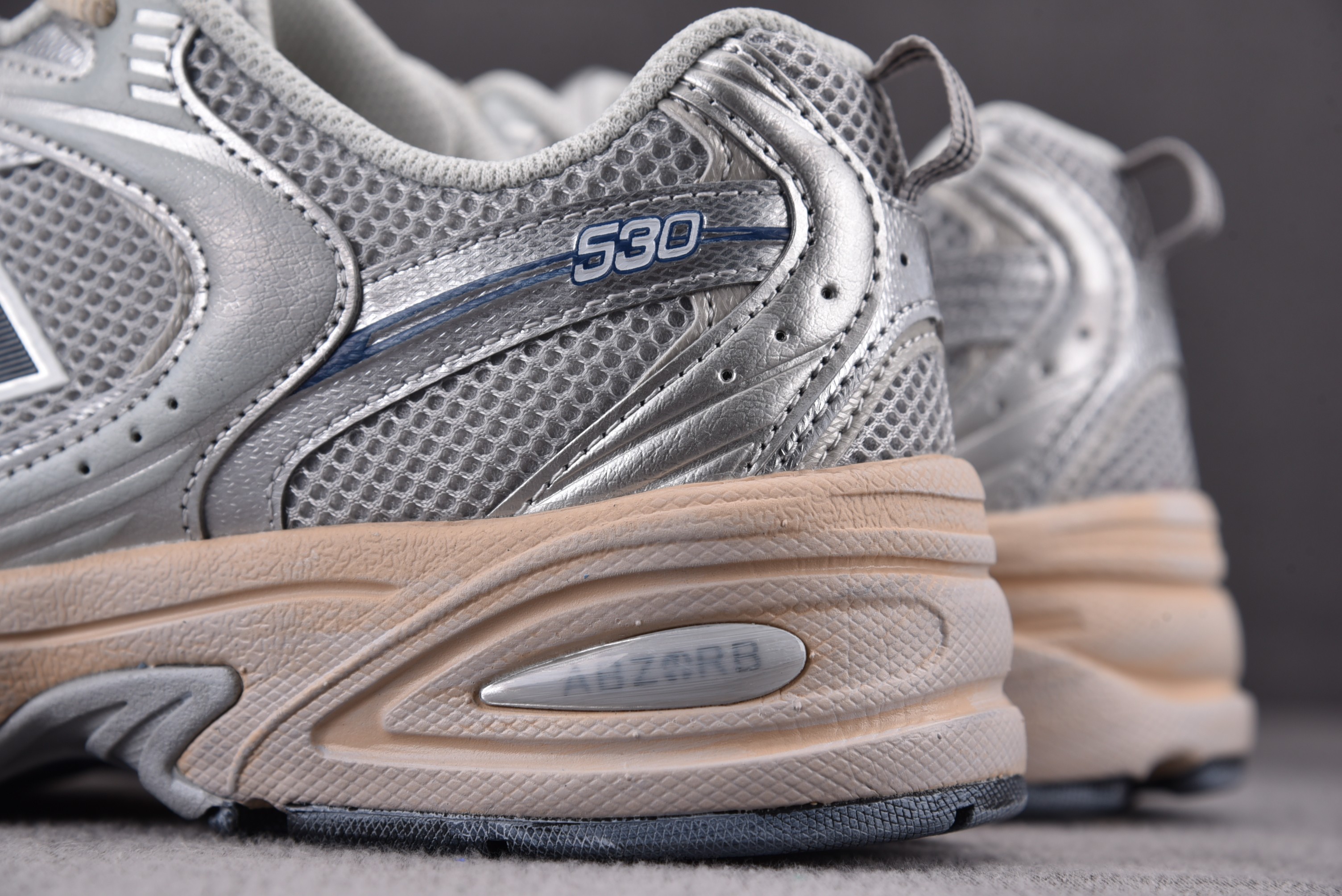 New Balance 530 Silver Metallic Moonbeam