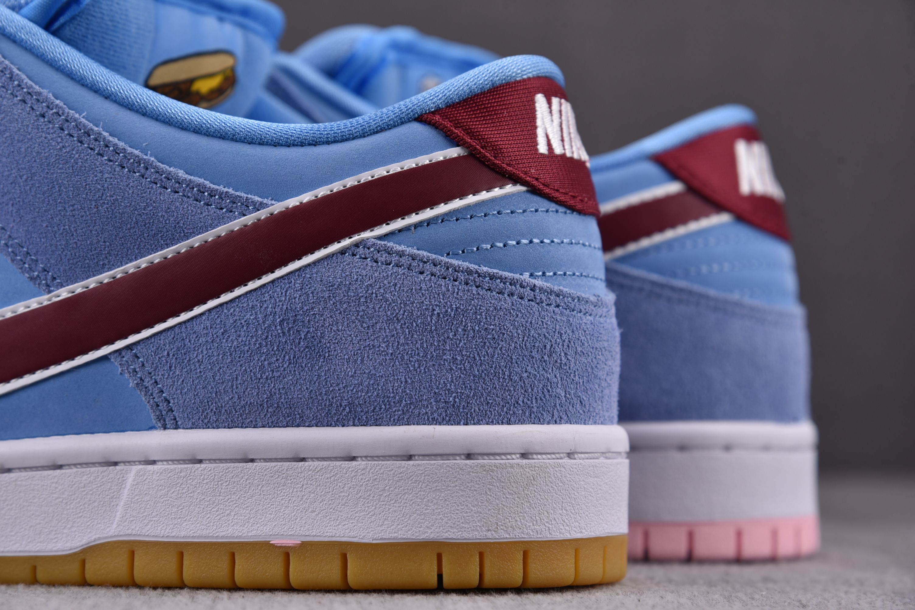 Nike SB Dunk Low Philadelphia Phillies