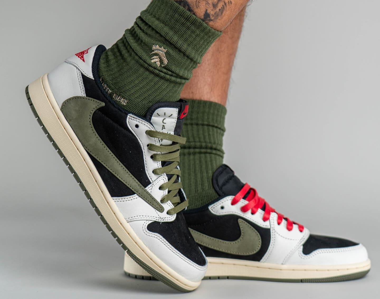 Jordan 1 Retro Low OG SP Travis Scott Olive (Women Size!!)