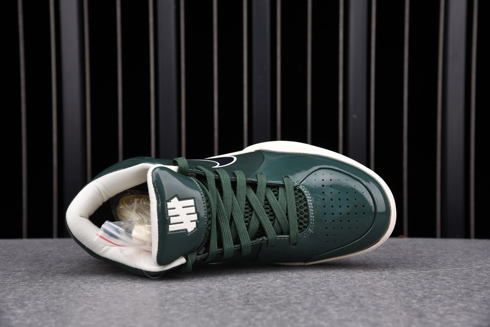 Nike Kobe 4 Protro Undefeated Milwaukee Bucks
