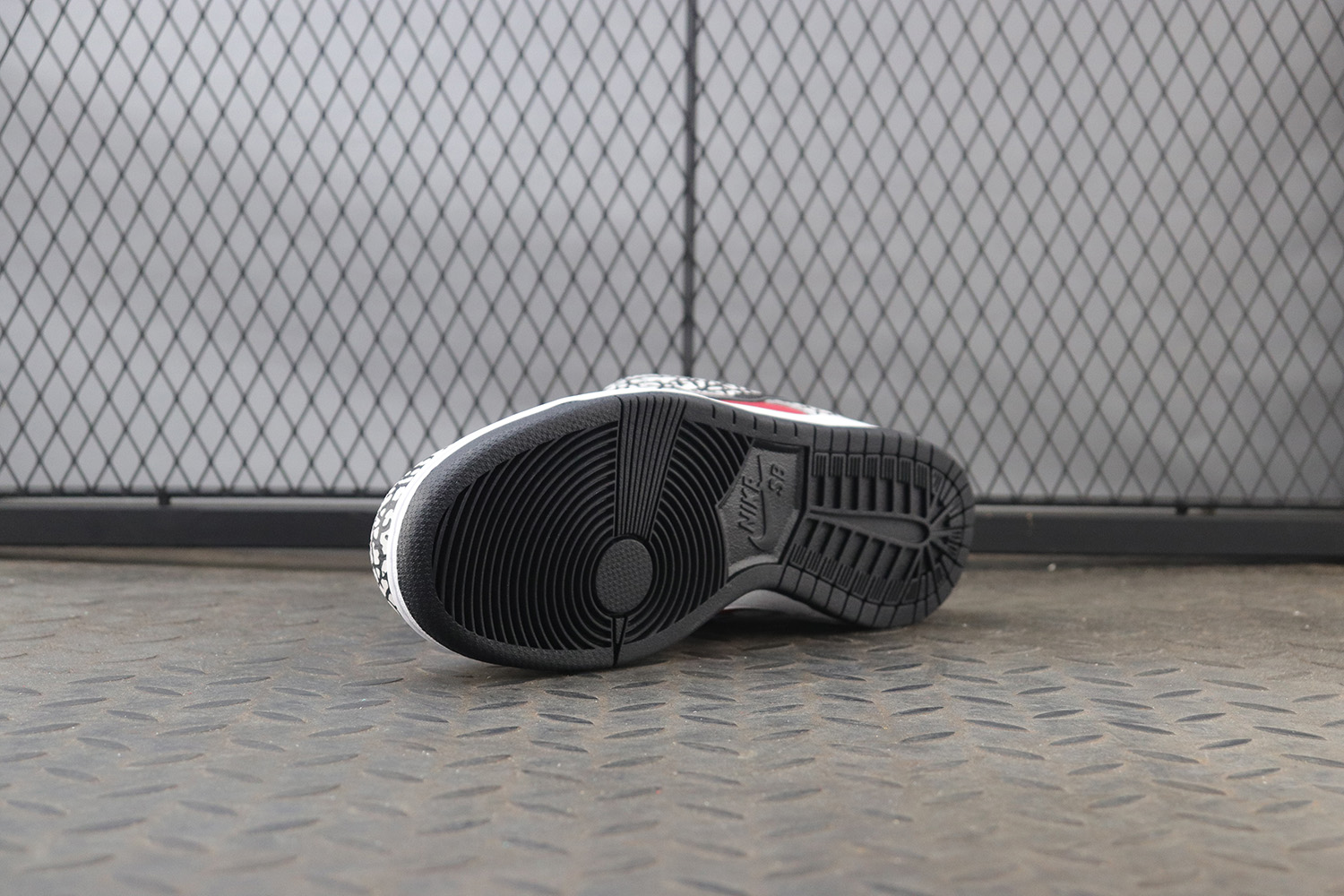 Nike Dunk SB Low Supreme Red Cement