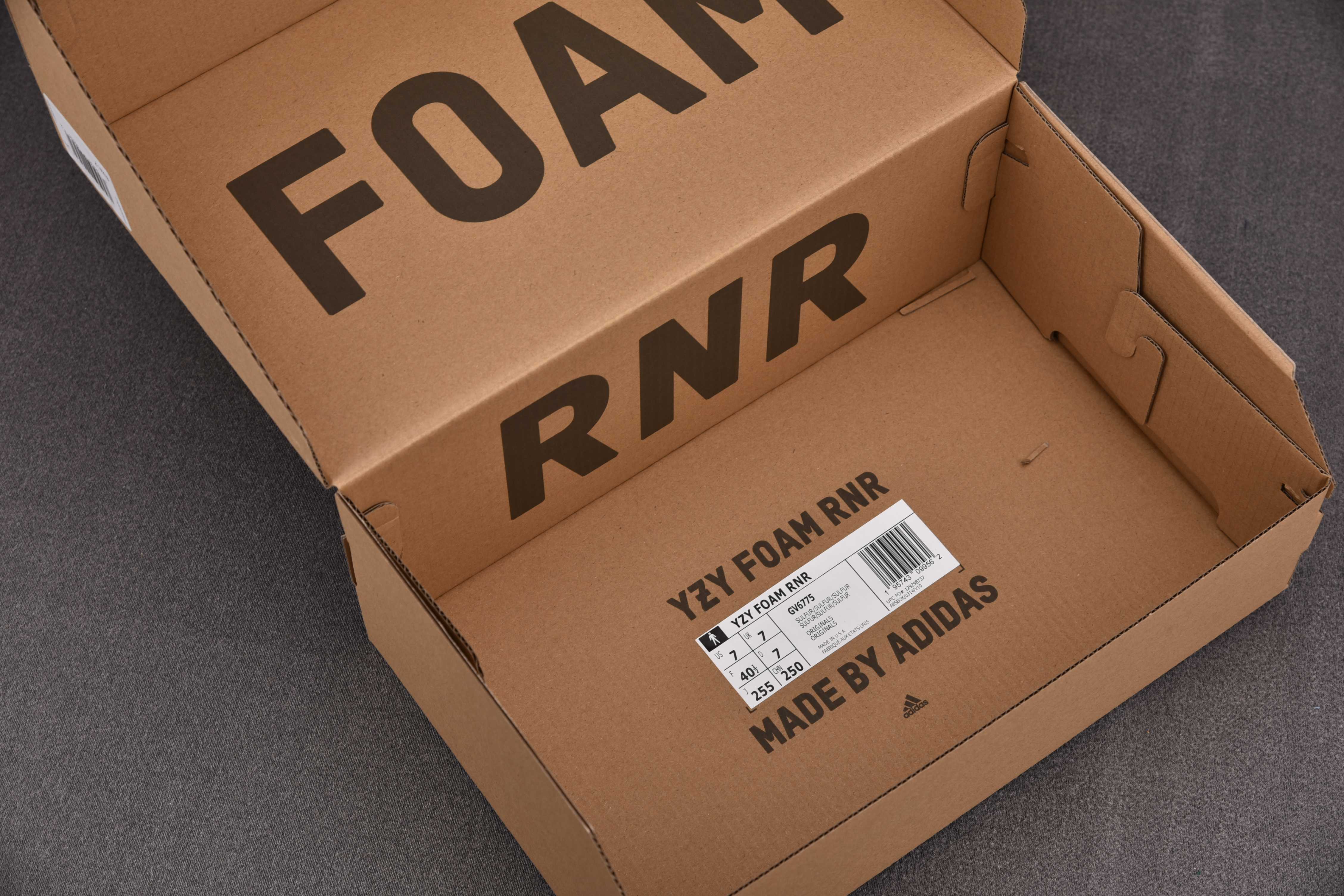 adidas Yeezy Foam RNNR Sulfur