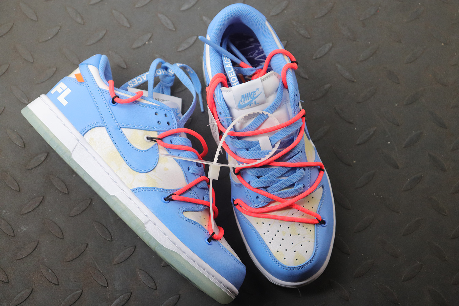 Nike Dunk Low SB Off White X Futura X SB 'UNC'