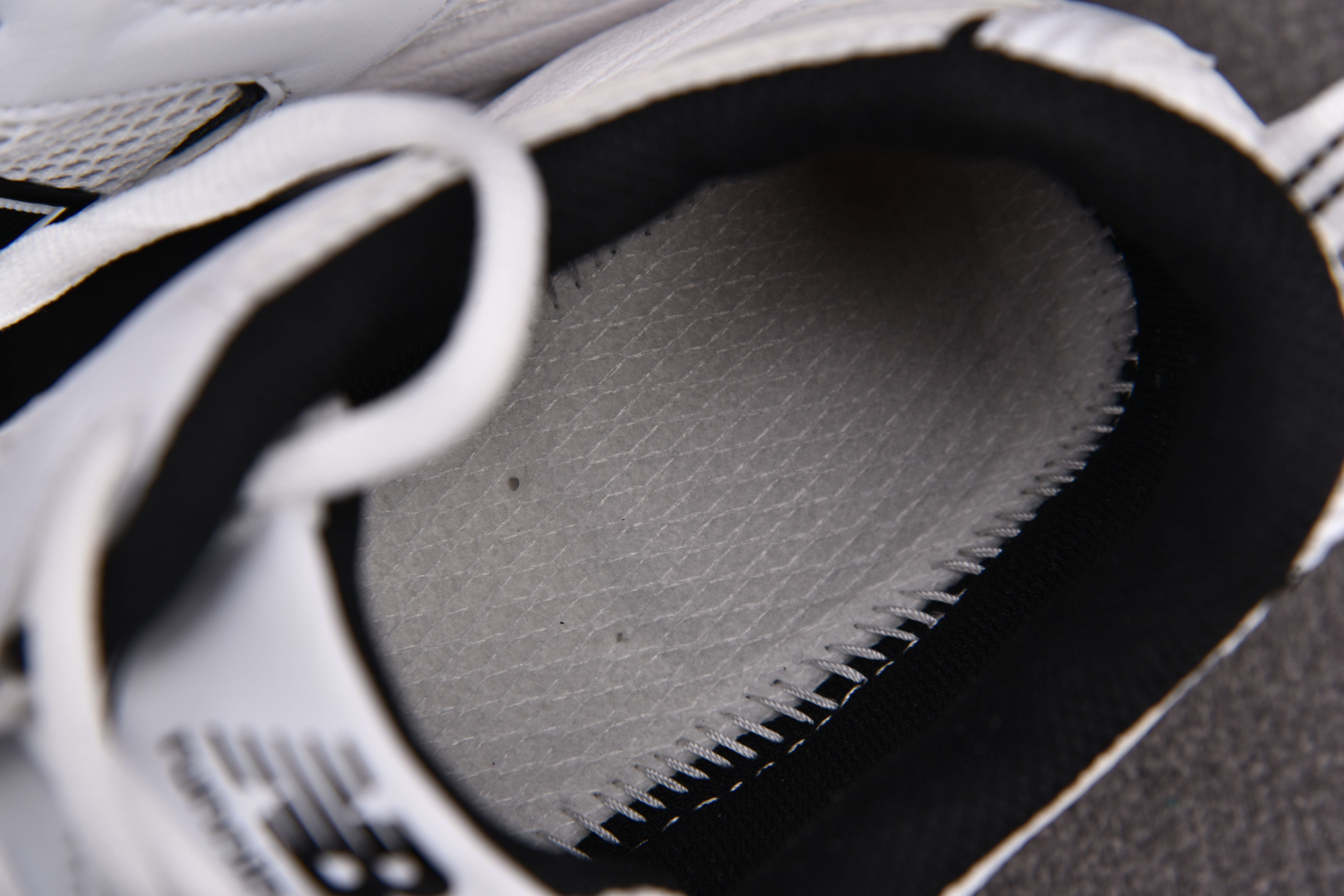 New Balance 530 White Black Details