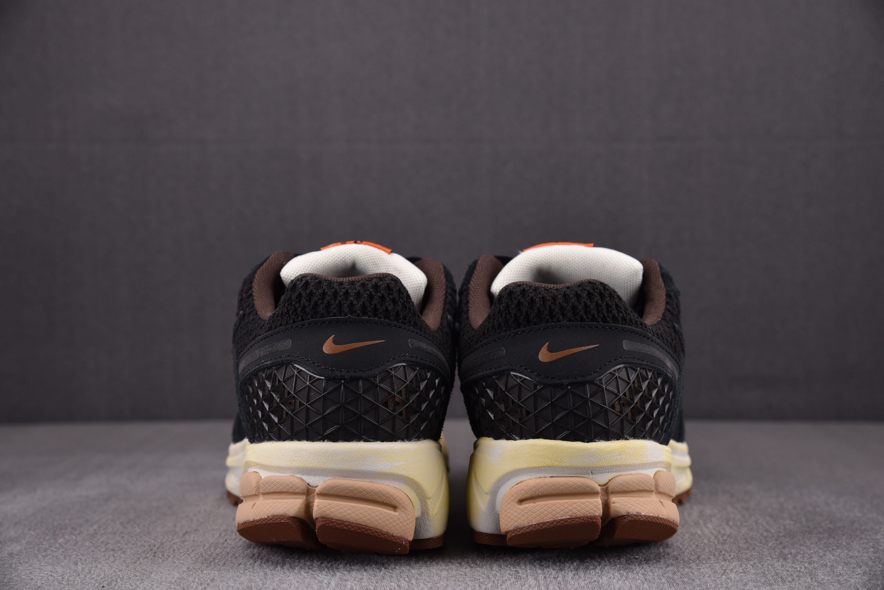 Nike Zoom Vomero 5 Black Sesame