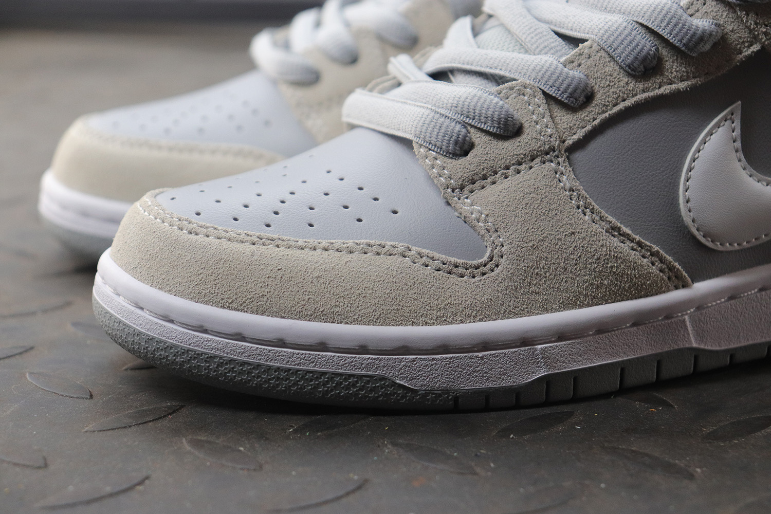 【Clearance】 Nike SB Dunk Low Summit White Wolf Grey（US4.5）