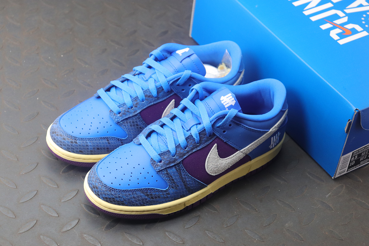 Nike Dunk Low Undefeated 5 On It Dunk vs. AF1