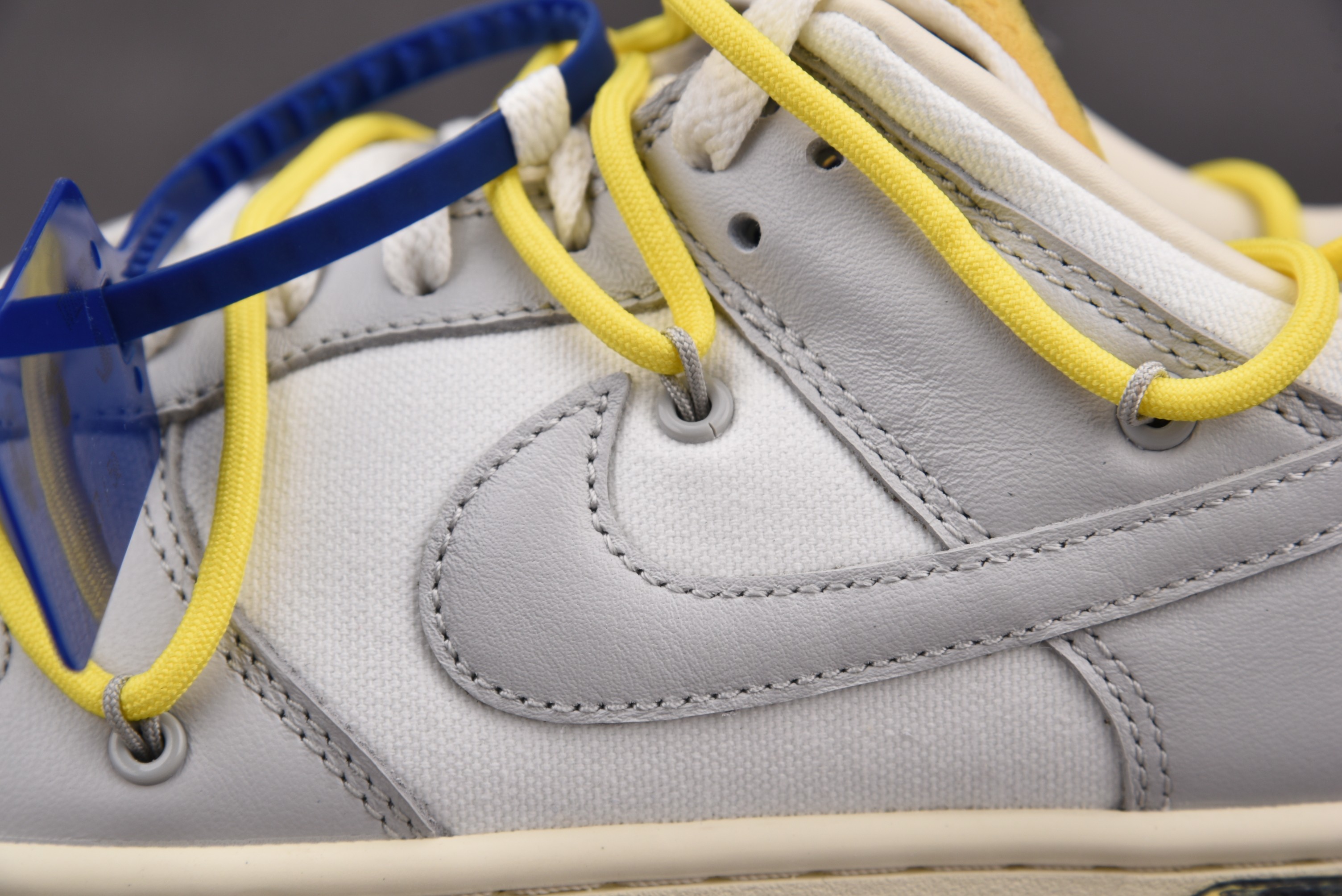 Nike Dunk Low Off-White Lot 27