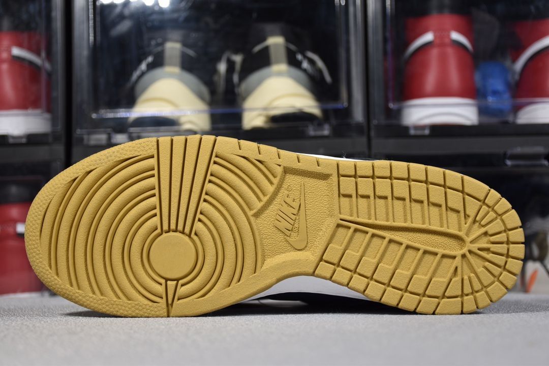 Nike SB Dunk Low Supreme Jewel Swoosh Gold