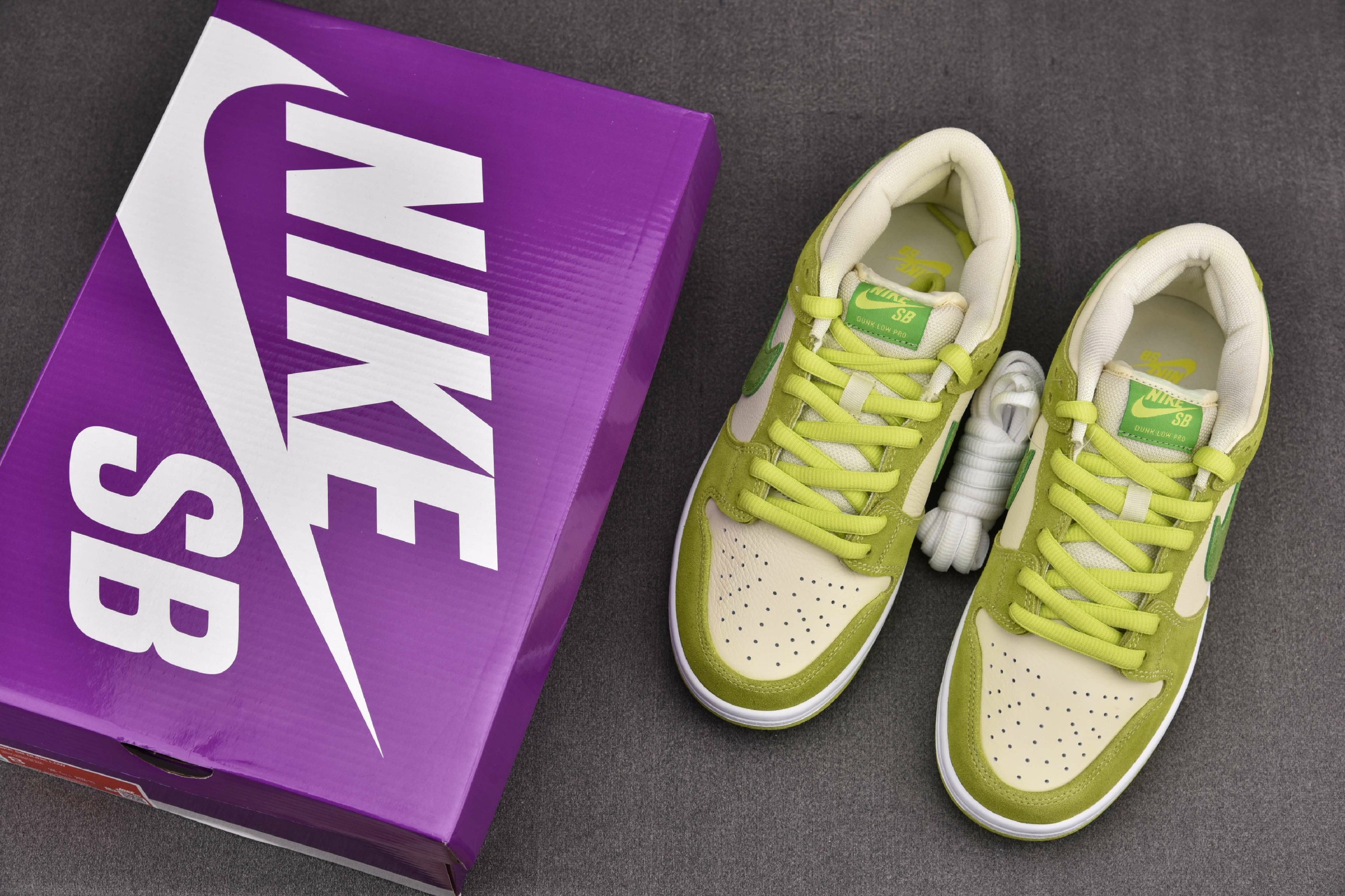 Nike SB Dunk Low Green Apple