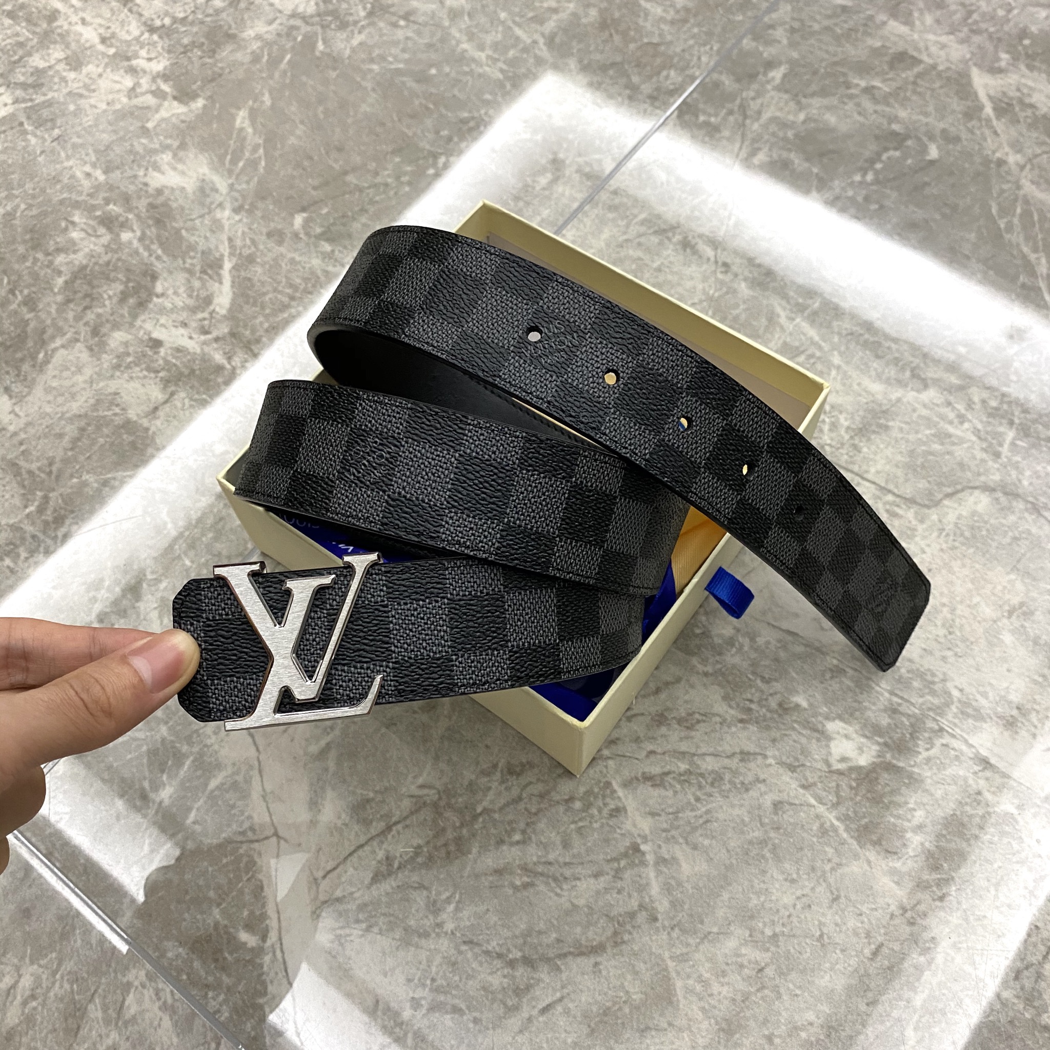 LV INITIALES REVERSIBLE BELT