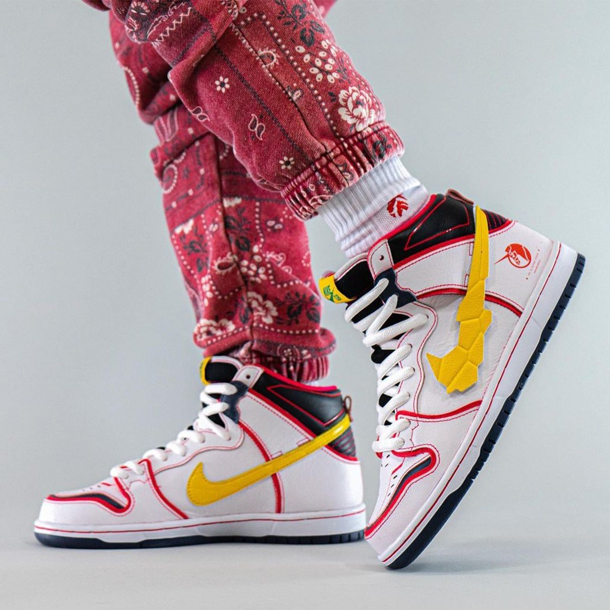 Nike Dunk SB High RX-0 Unicorn Gundam