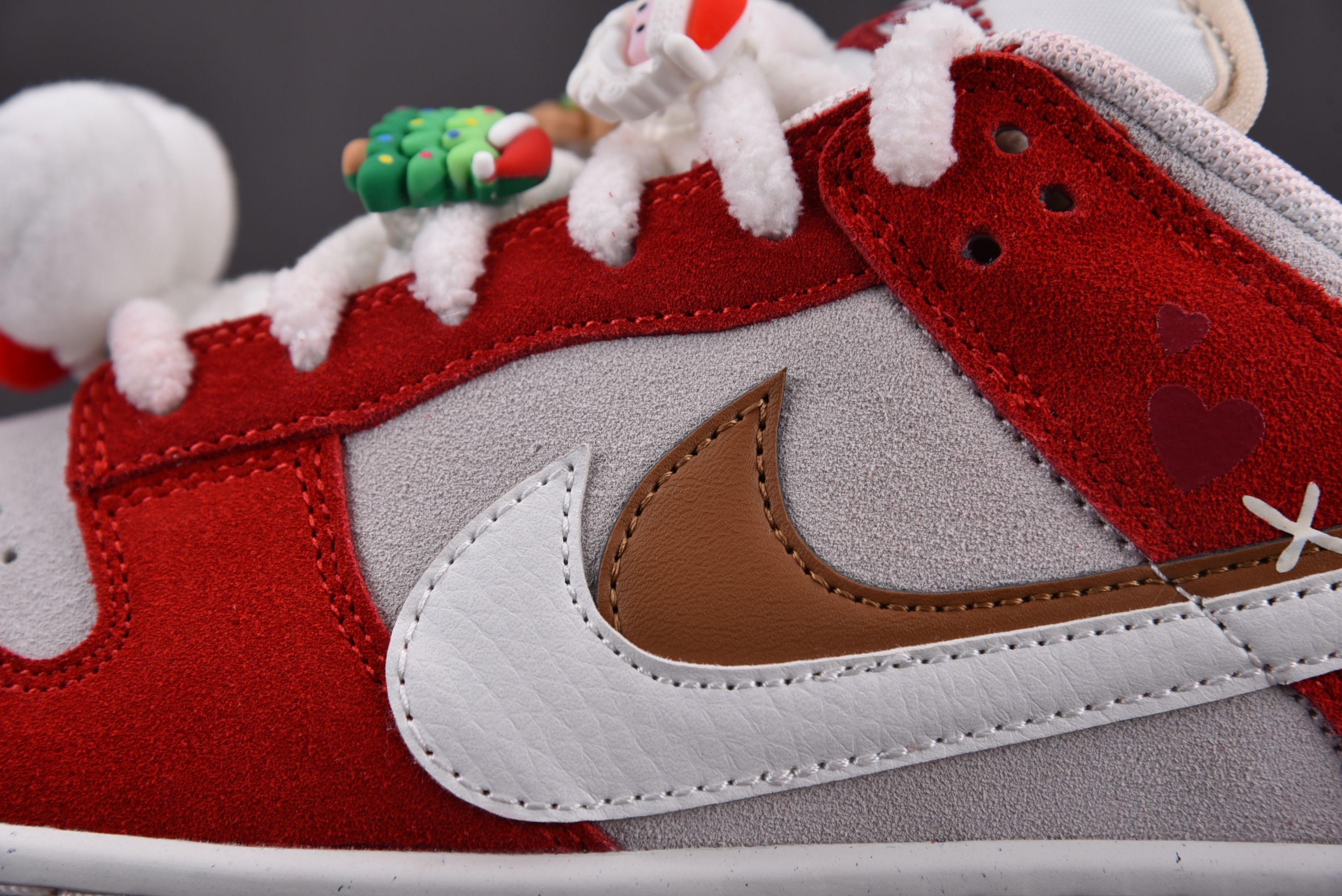 Nike SB Dunk Low 85 Christmas Red White Brown