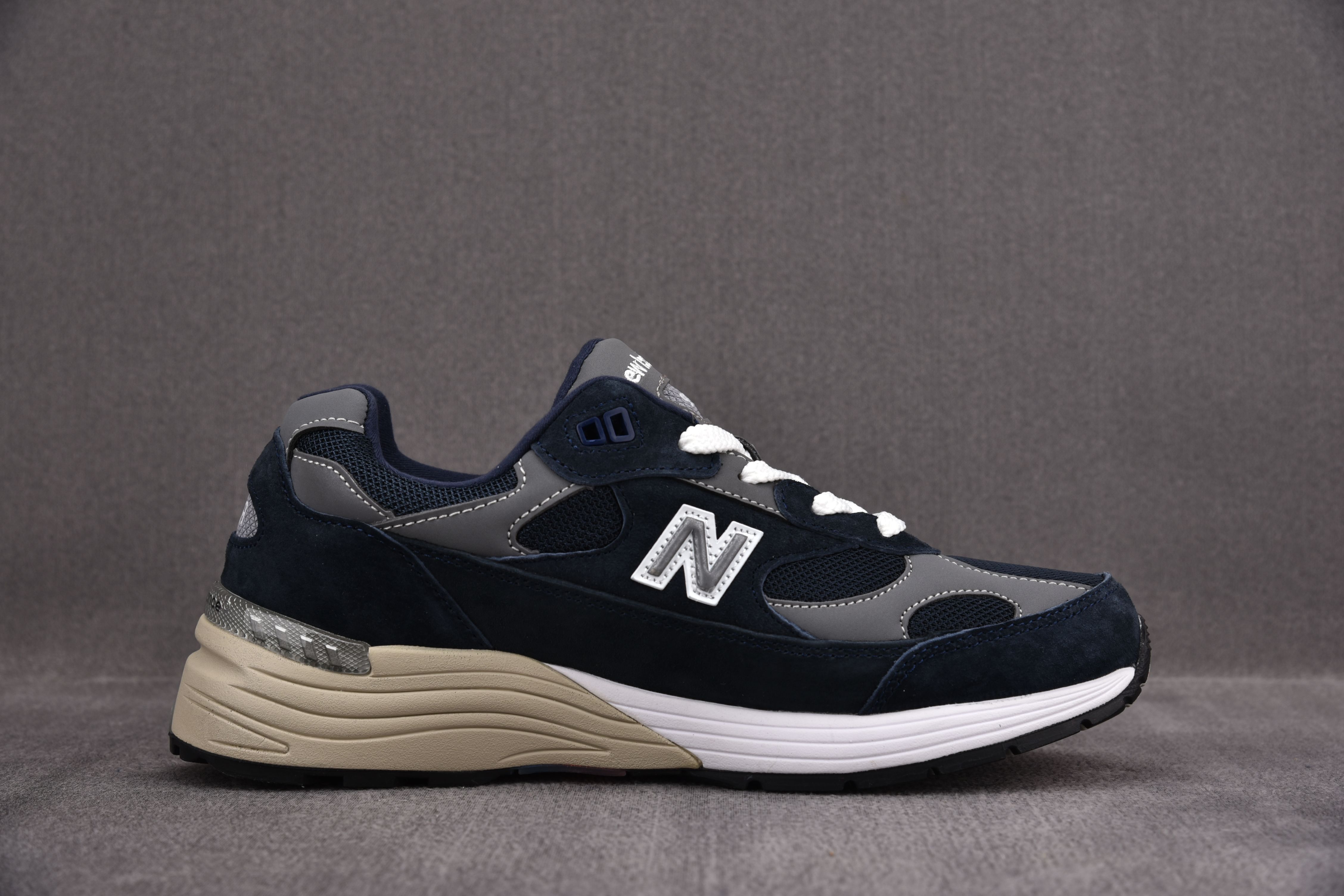 New Balance 992 Navy Grey