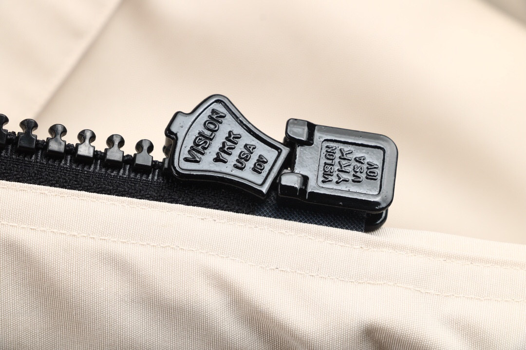 08 CANADA GOOSE PBI Expedition Parka