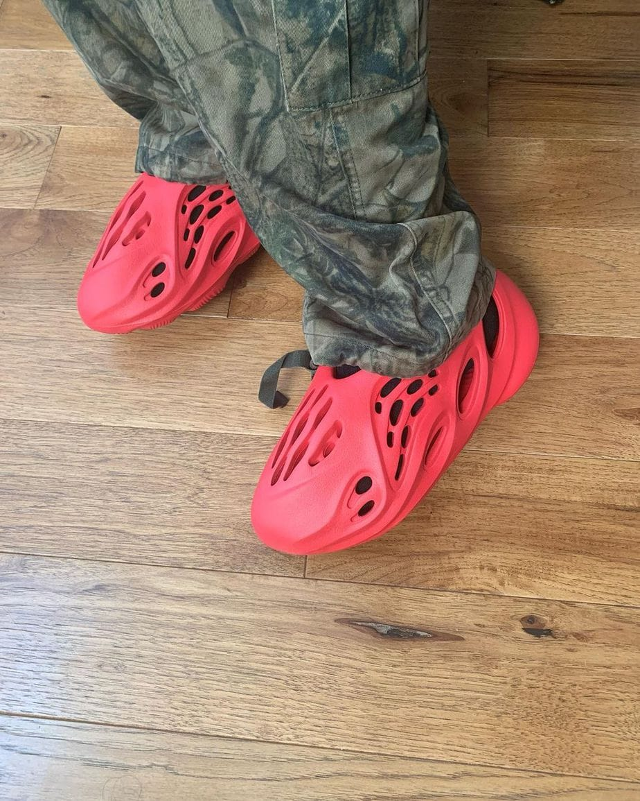 adidas Yeezy Foam RNNR Vermillion (One Size Smaller!!)