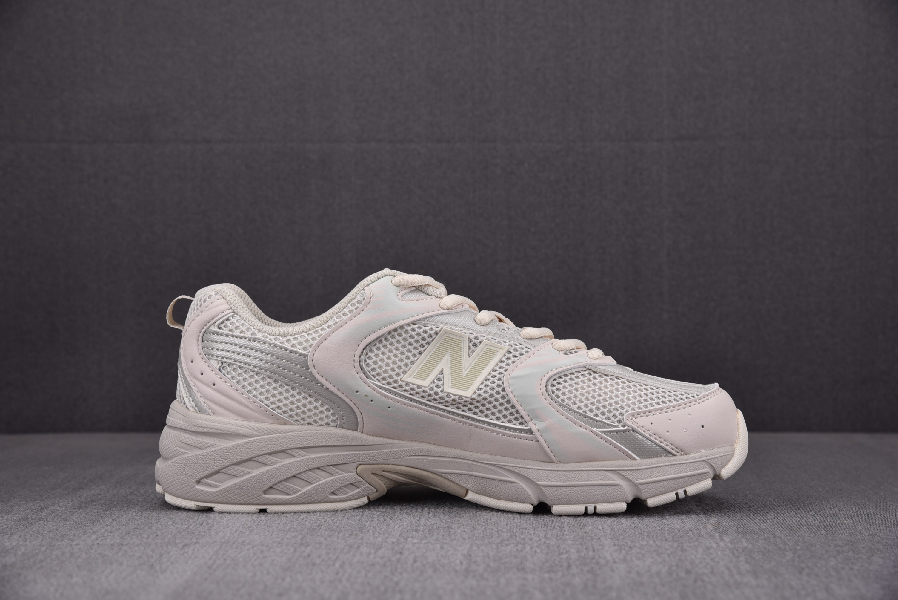 New Balance 530 Light Cream