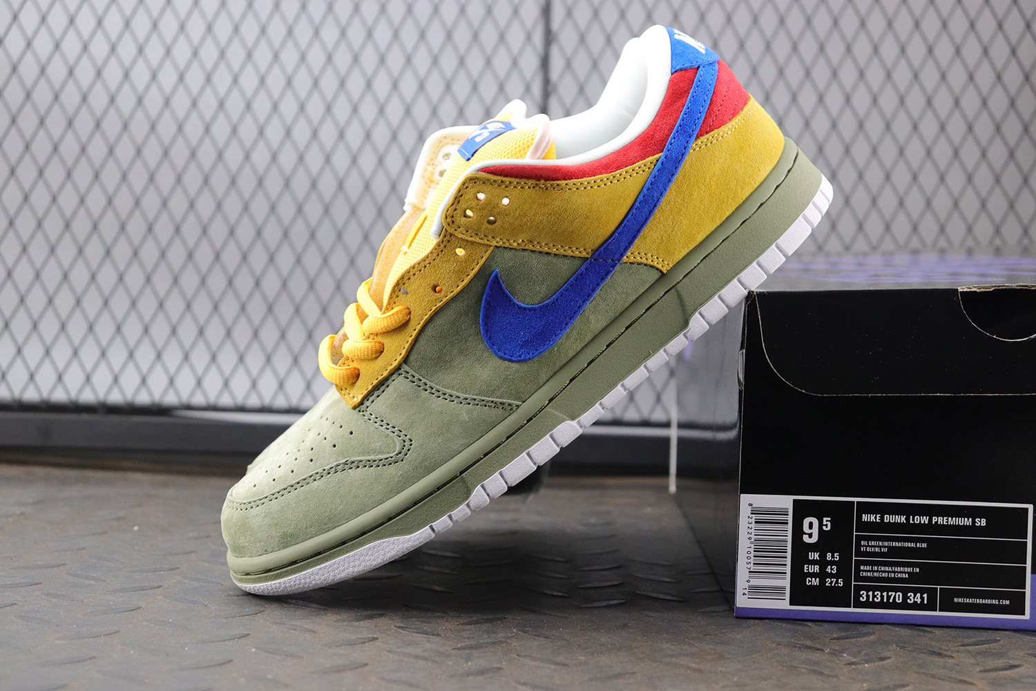 Nike SB Dunk Low Puff N Stuff