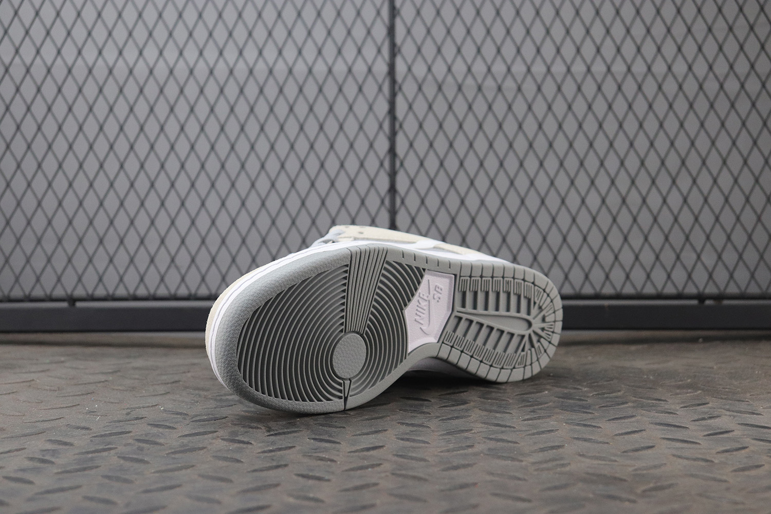 【Clearance】Nike SB Dunk Low Summit White Wolf Grey（US4.5）