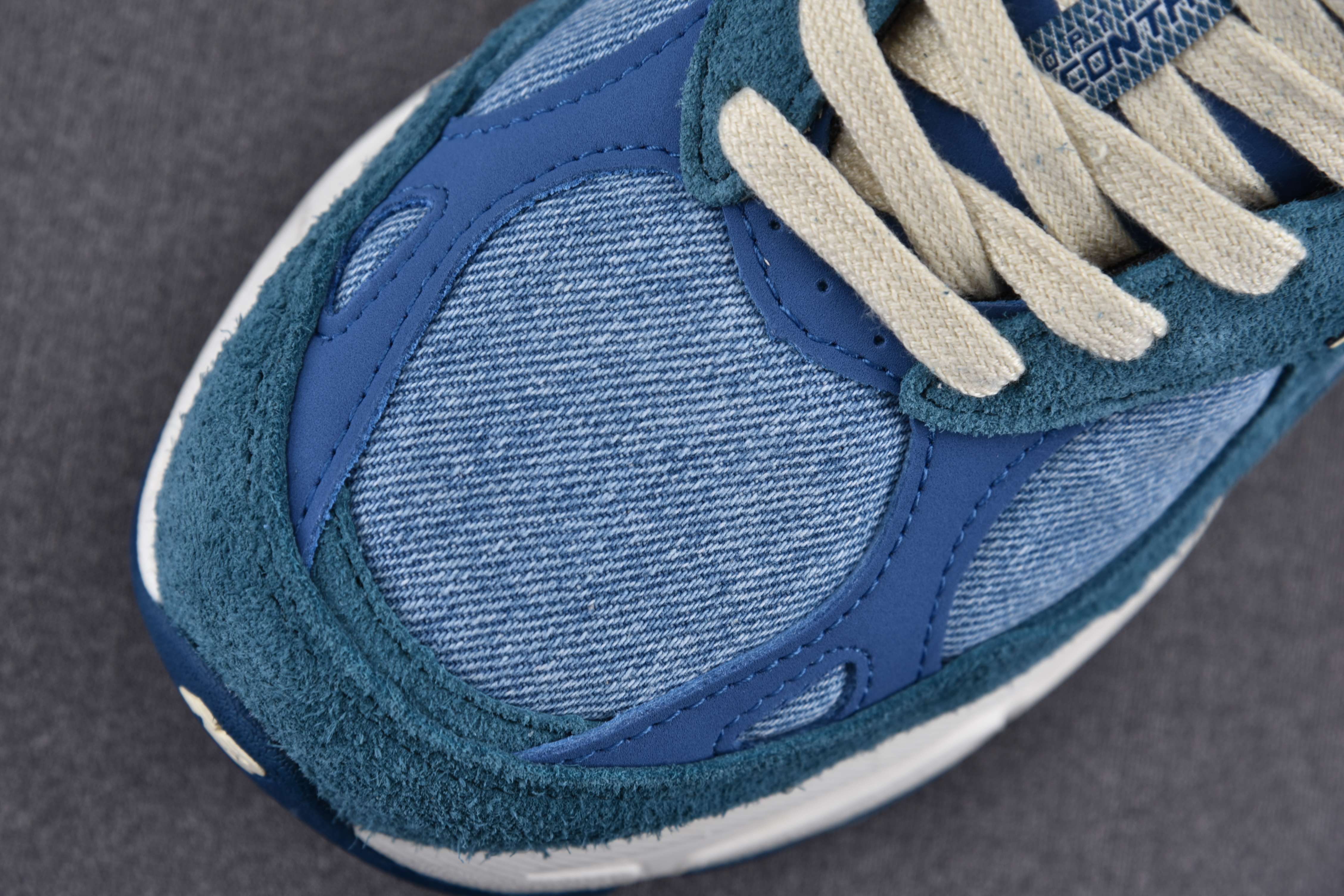 New Balance 990v3 Levi's Denim