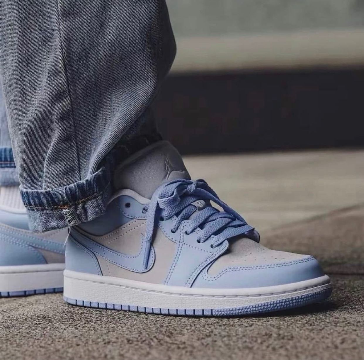 Jordan 1 Low Aluminum (Women Size!!)