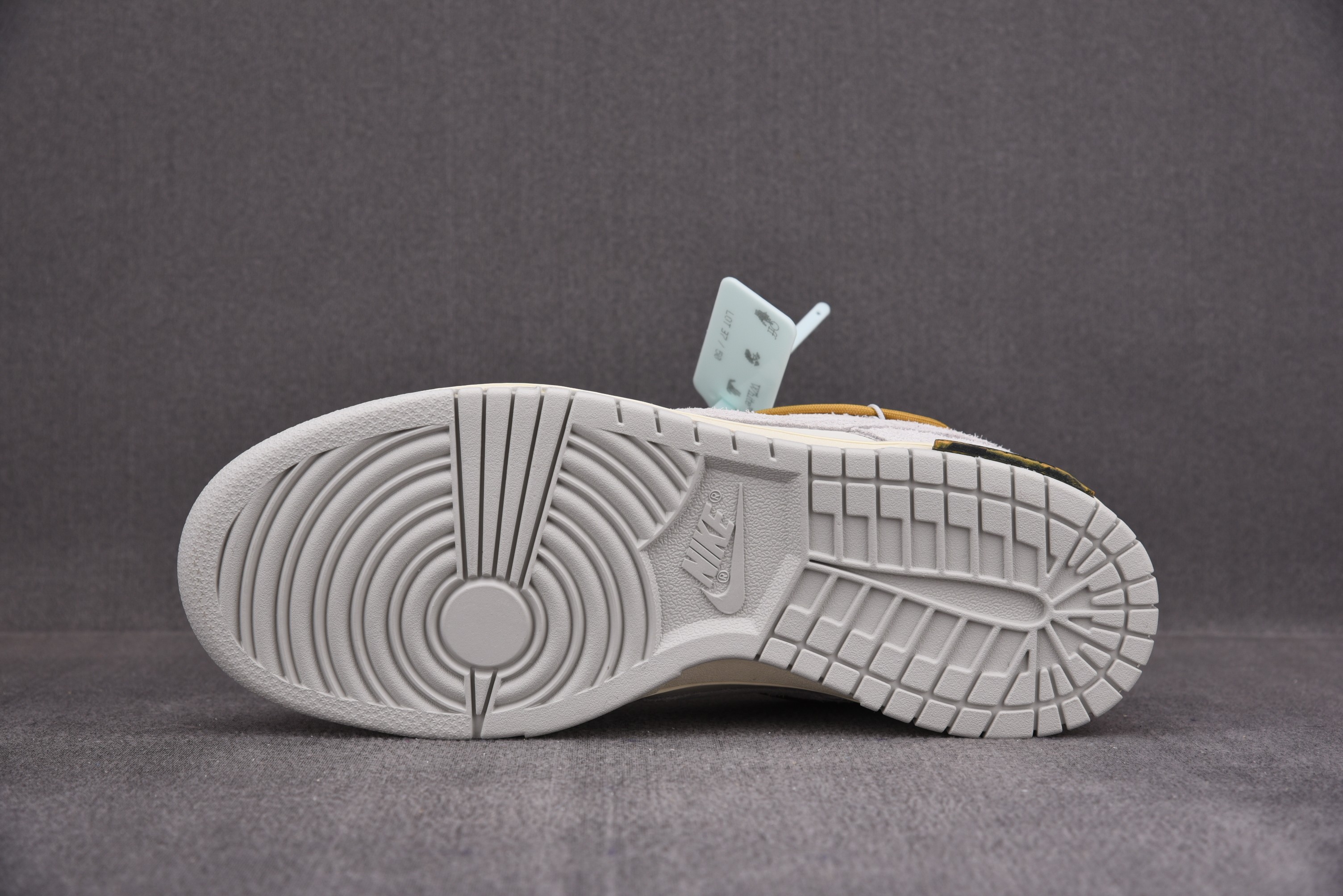 Nike Dunk Low Off-White Lot 37