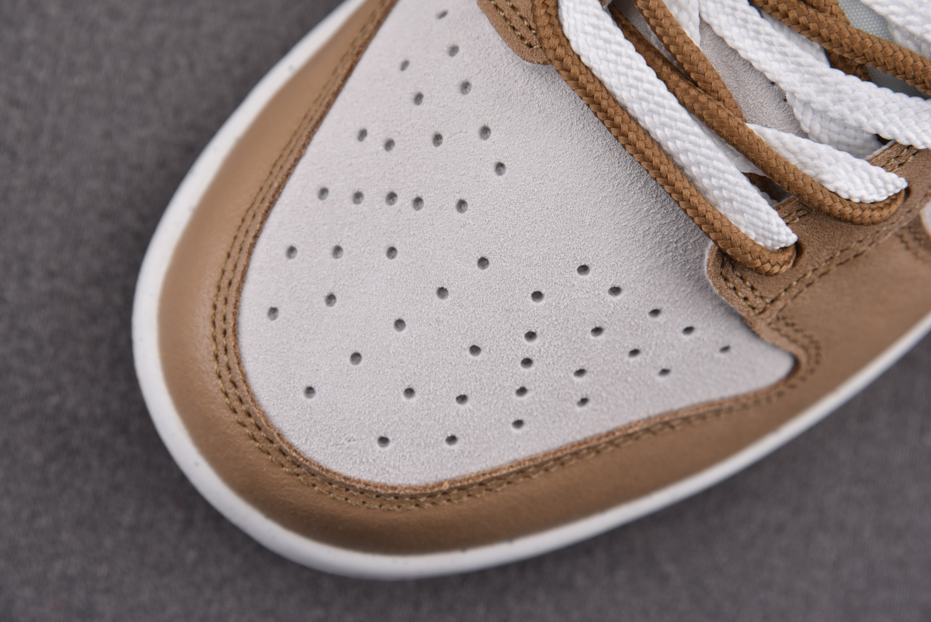 NK Dunk Low SE Confession Graffiti