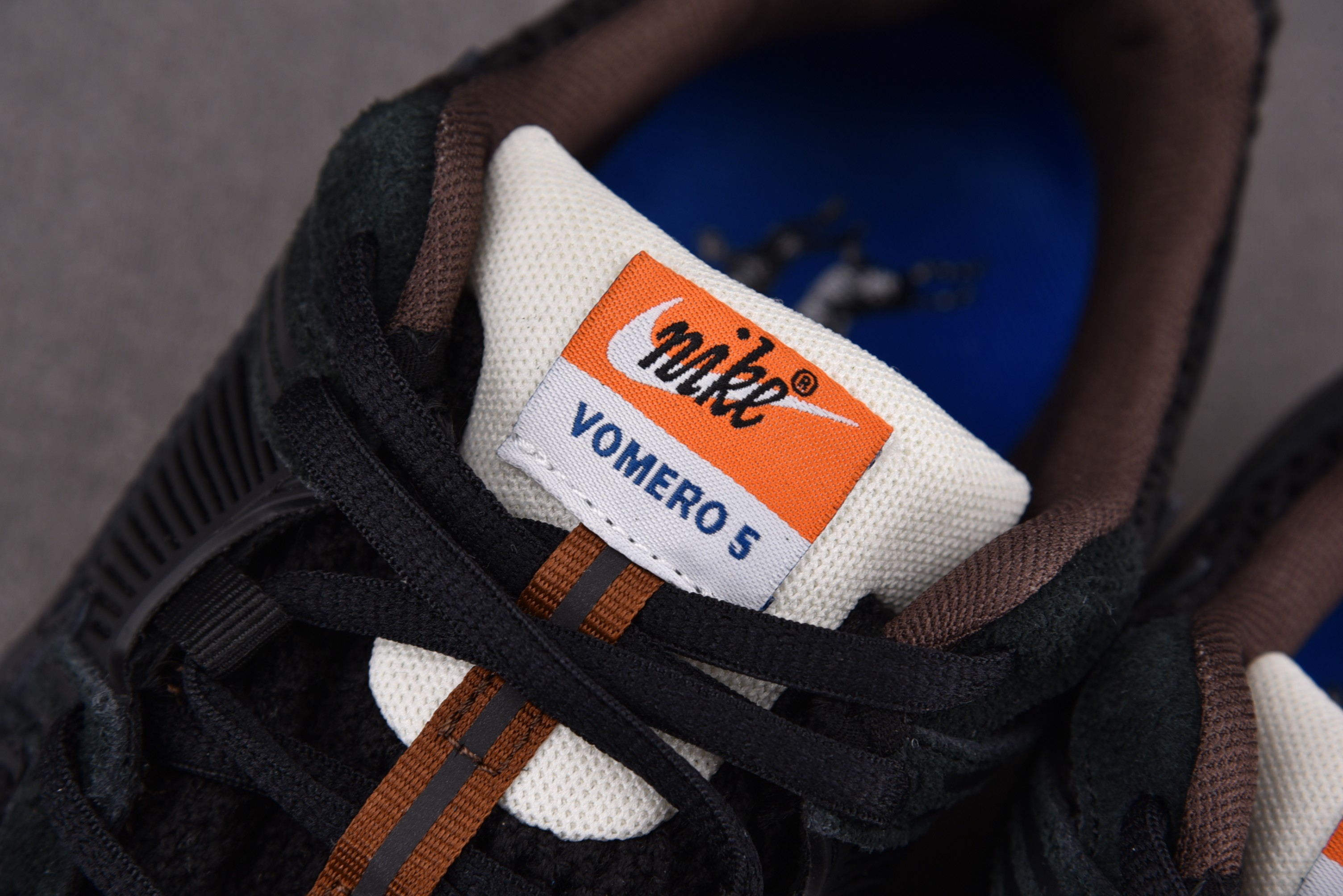 Nike Zoom Vomero 5 Black Sesame