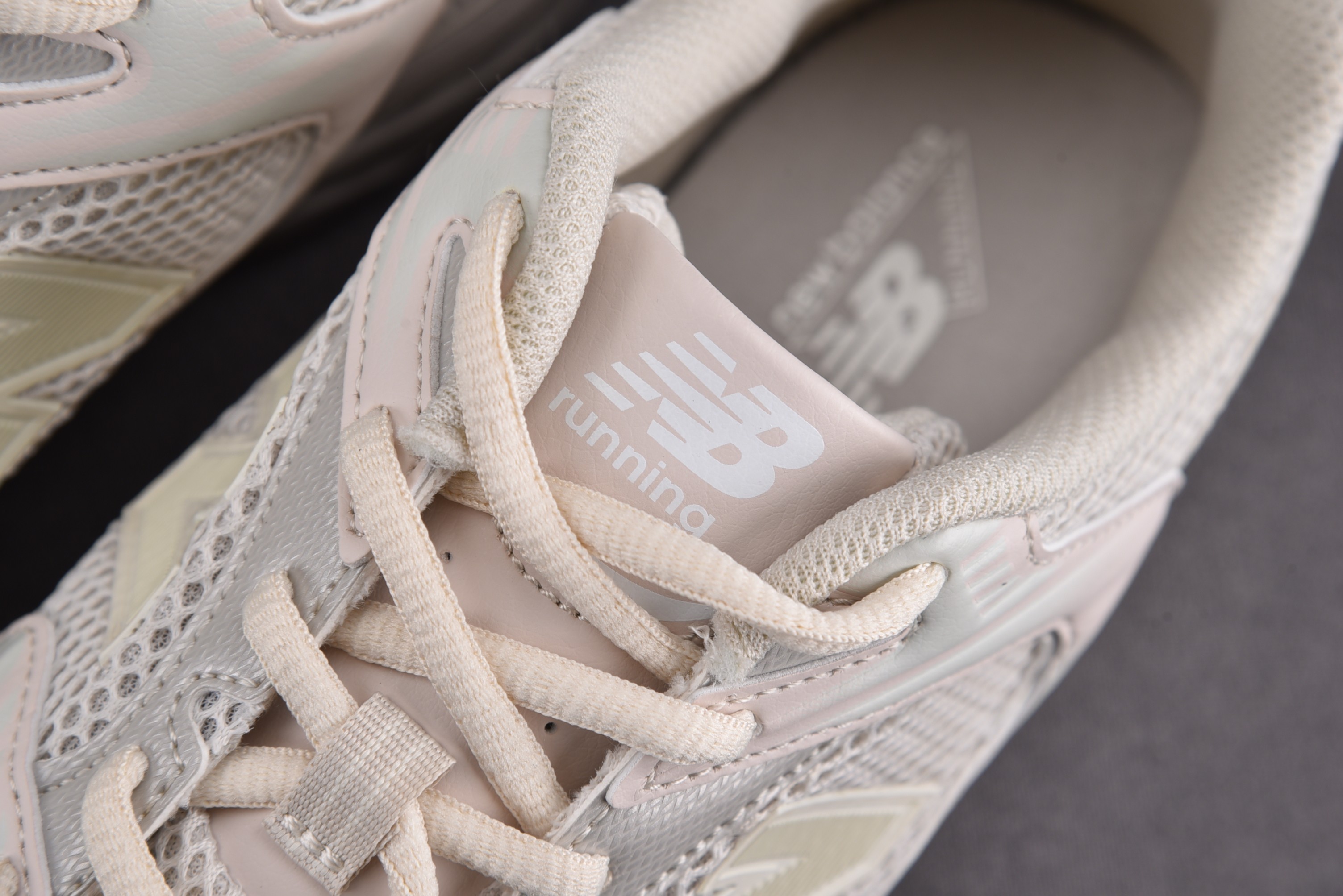 New Balance 530 Light Cream