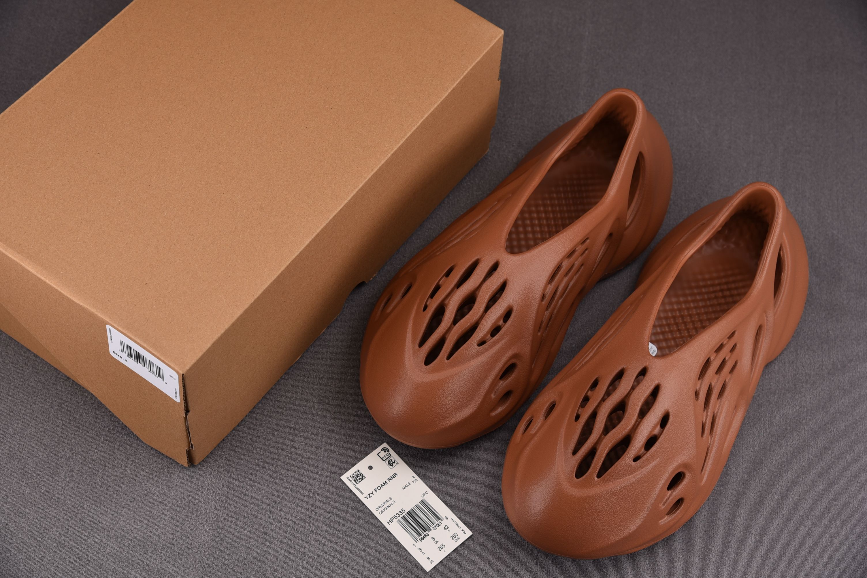 adidas Yeezy Foam RNR Clay Red