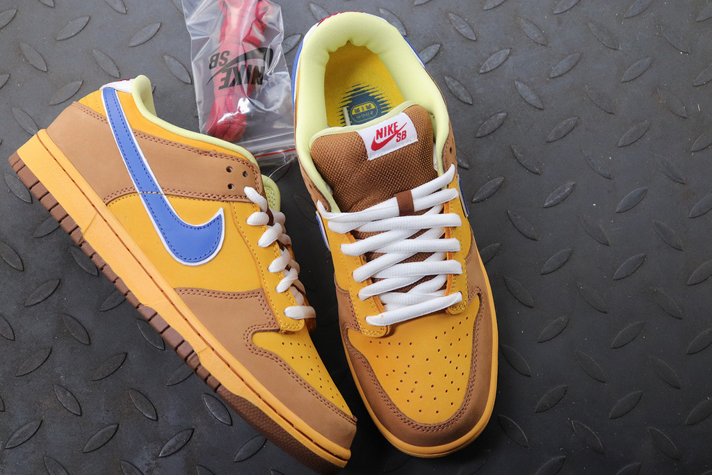Nike SB Dunk Low Newcastle Brown Ale