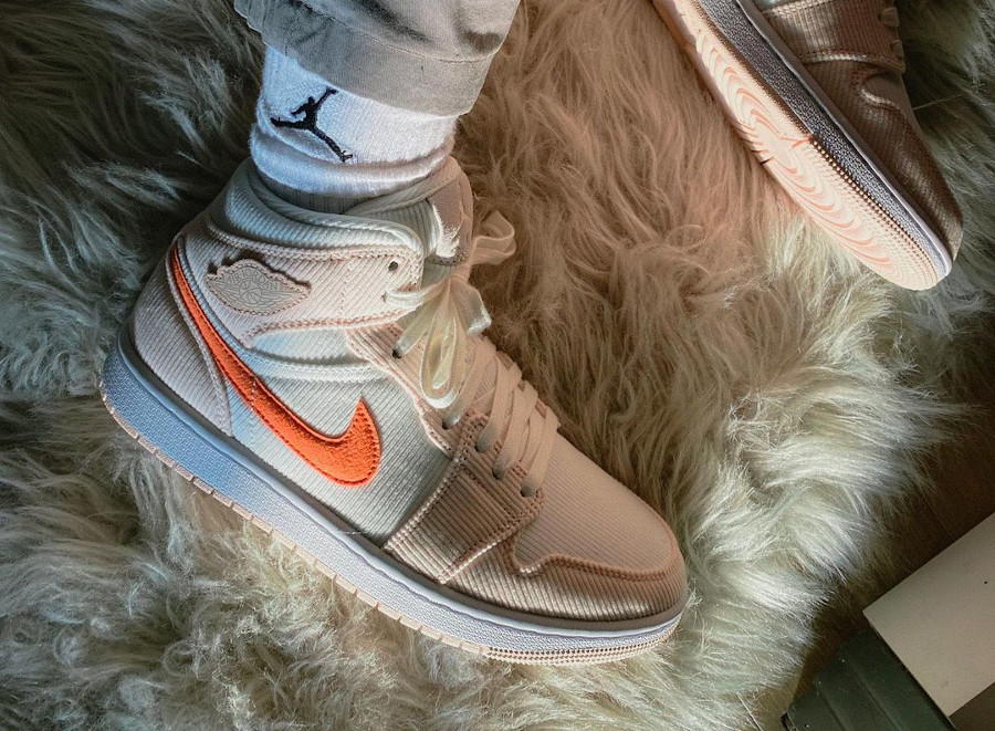 Jordan 1 Mid SE Corduroy Sail