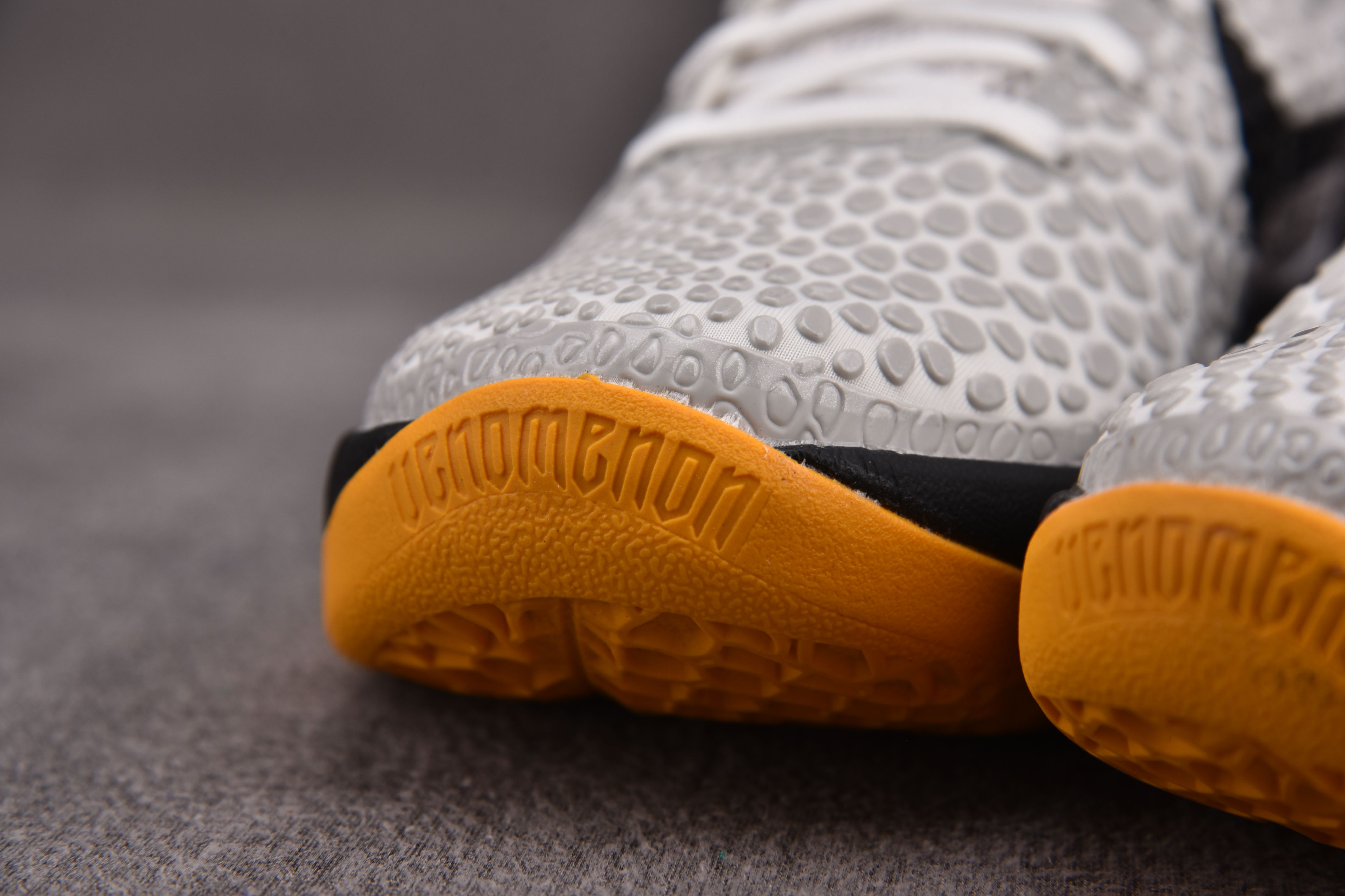 Kobe 6 Protro Playoff Pack White Del Sol