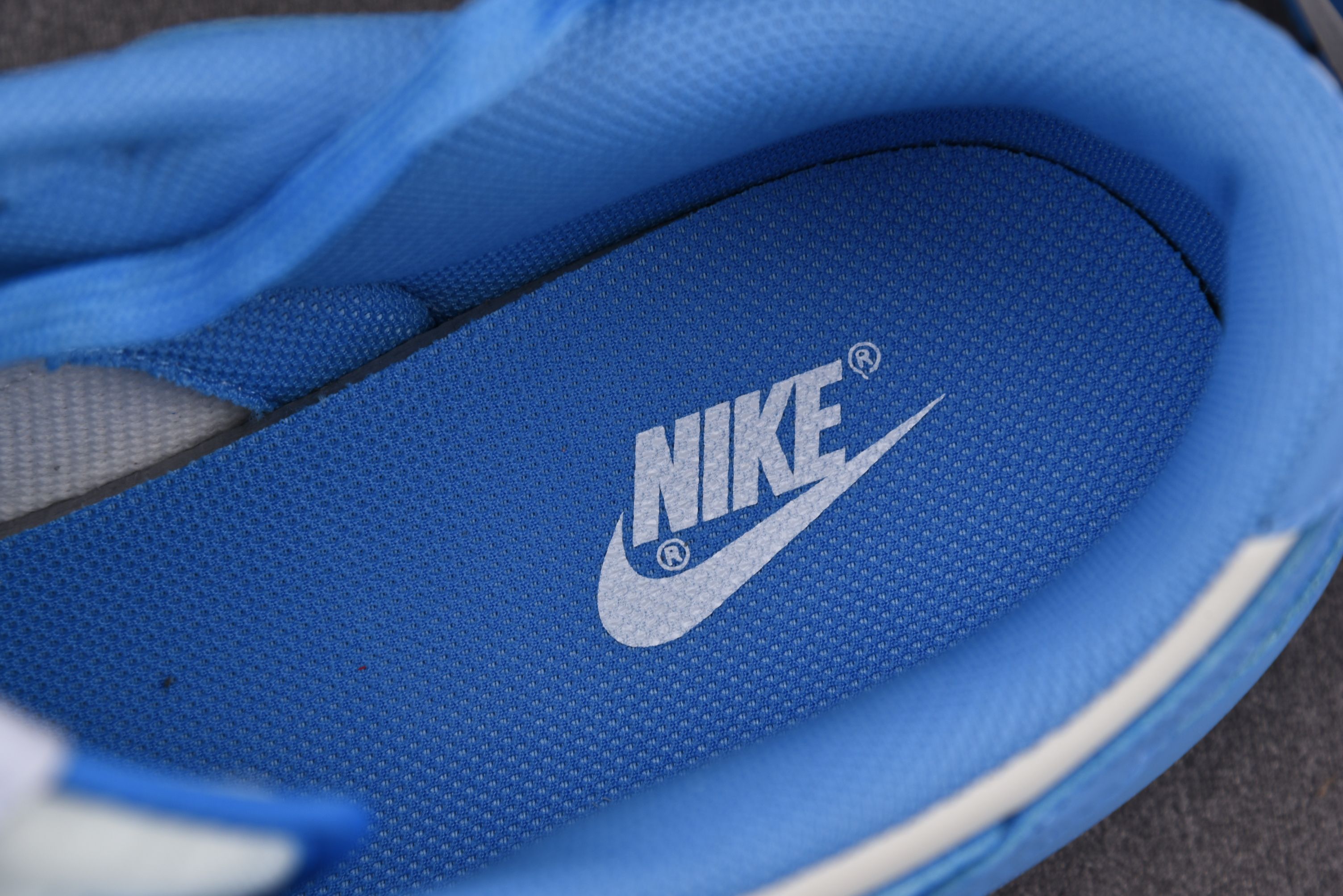 Nike Dunk Low UNC (2021)