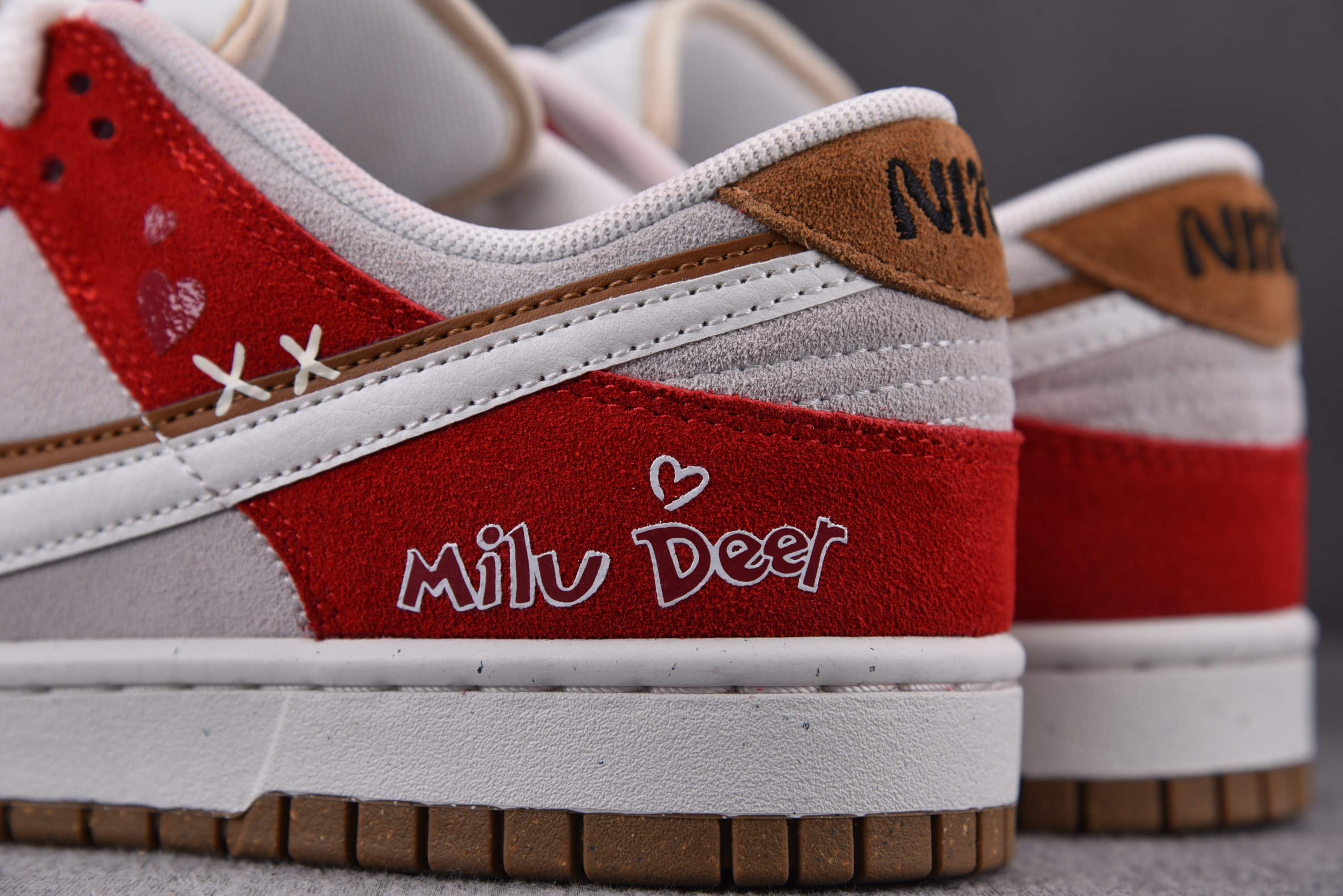 Nike SB Dunk Low 85 Christmas Red White Brown