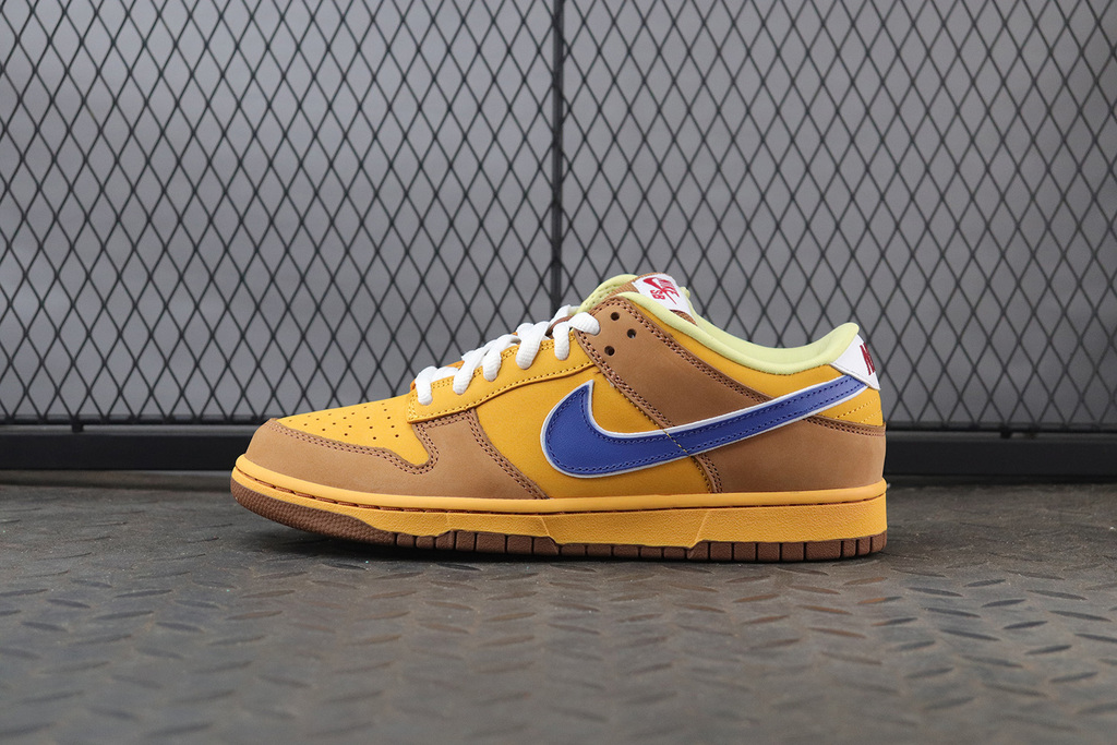 Nike SB Dunk Low Newcastle Brown Ale