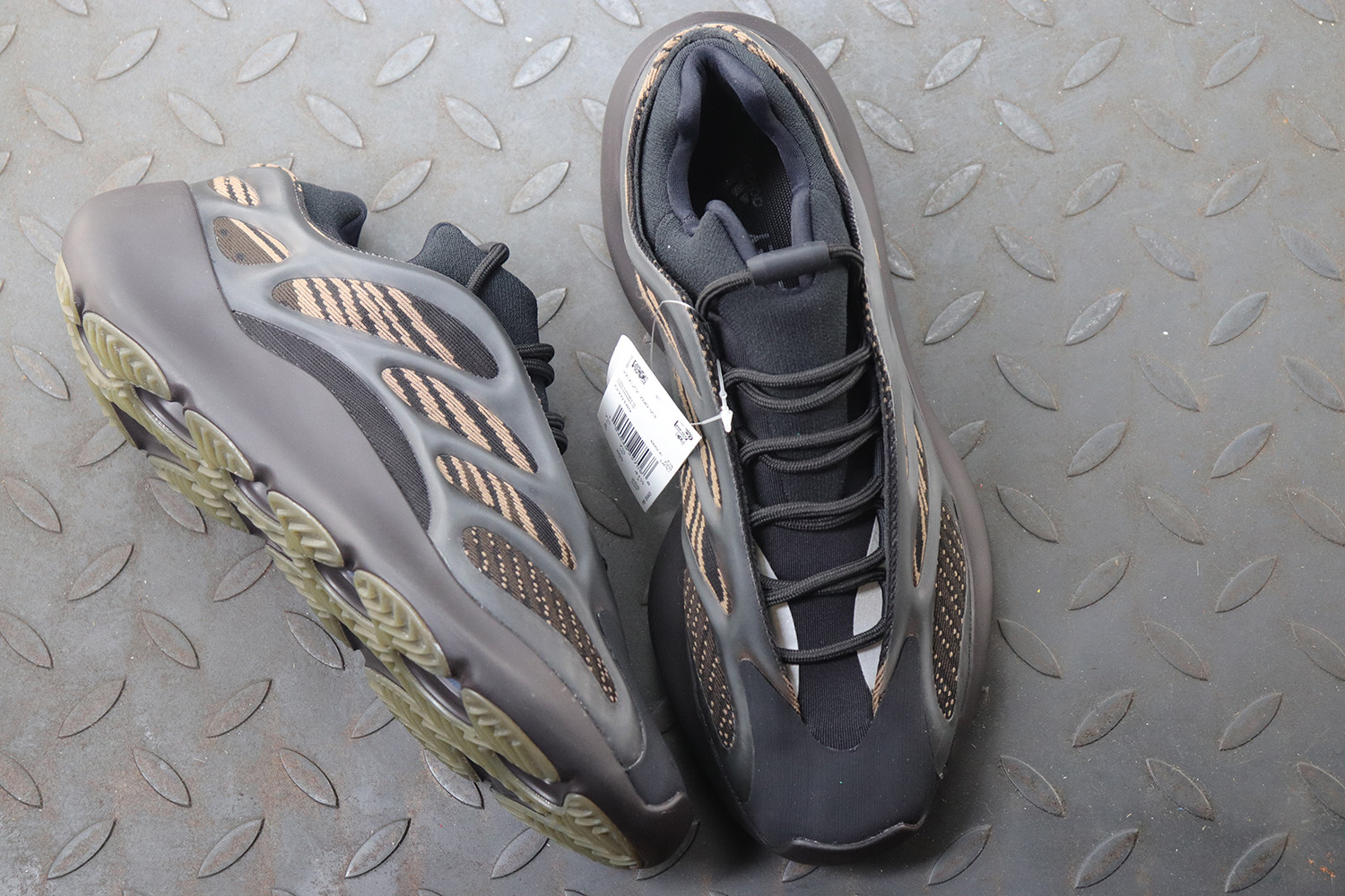 【Clearance】 Adidas Yeezy 700 V3 Clay Brown（US9.5）