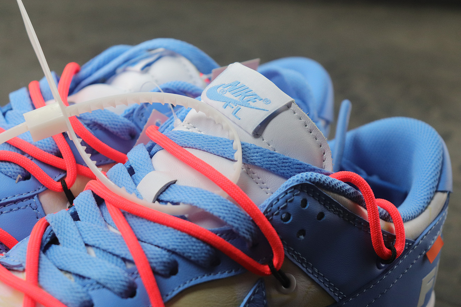 Nike Dunk Low SB Off White X Futura X SB 'UNC'