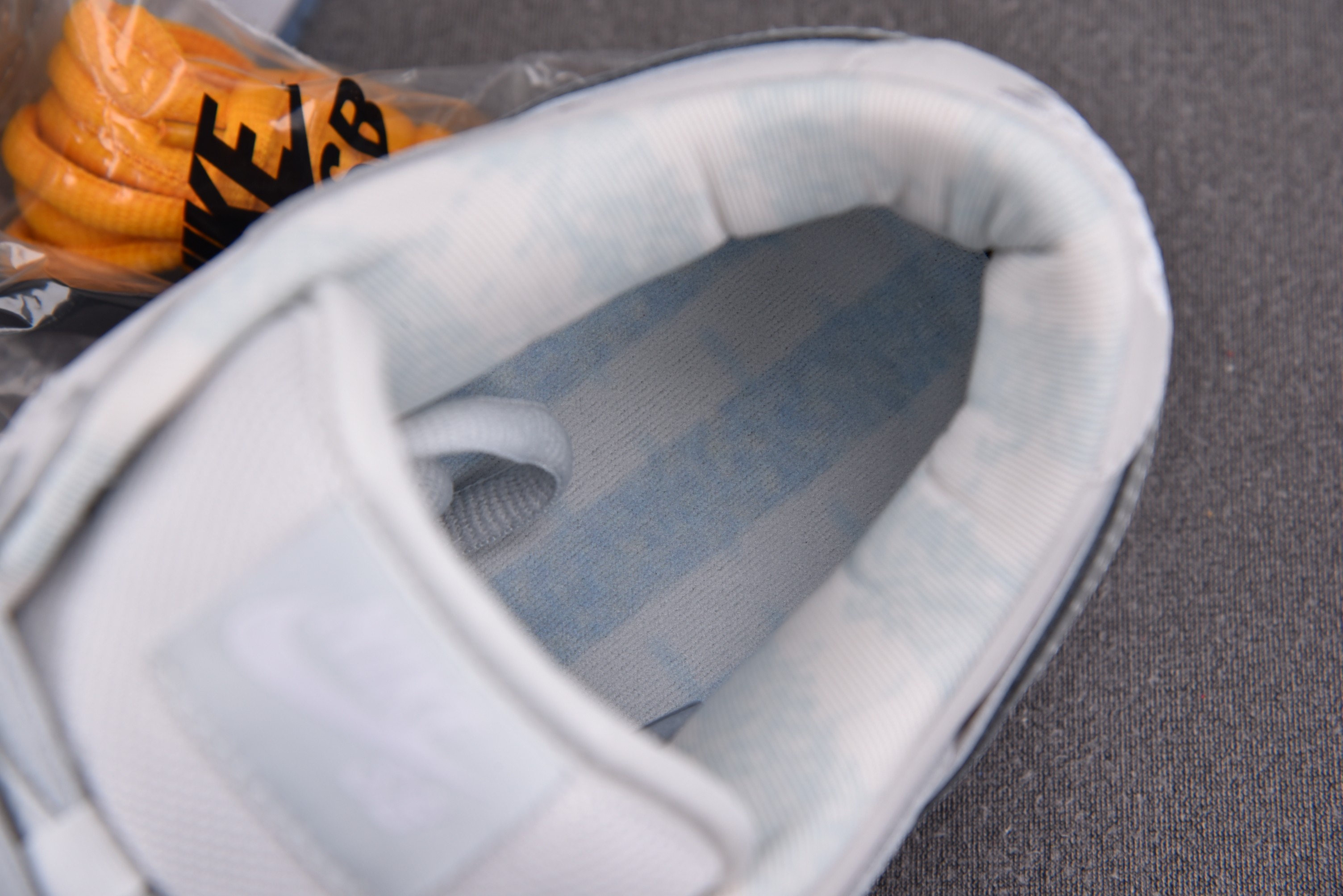 Nike SB Dunk Low White Lobster (Friends and Family)