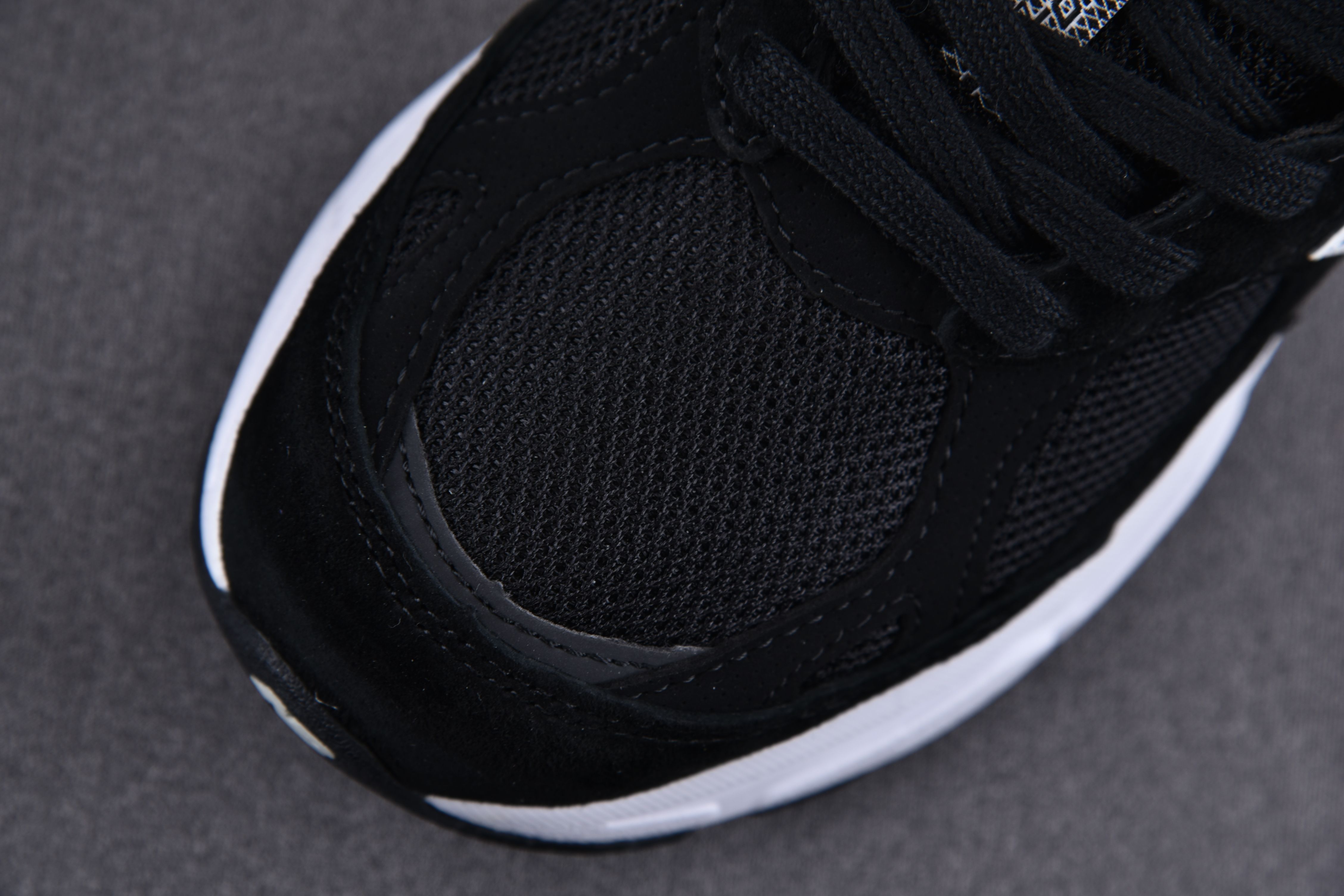 New Balance 990v3 Black White