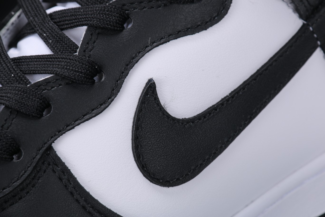 Nike Dunk High Panda (2021)