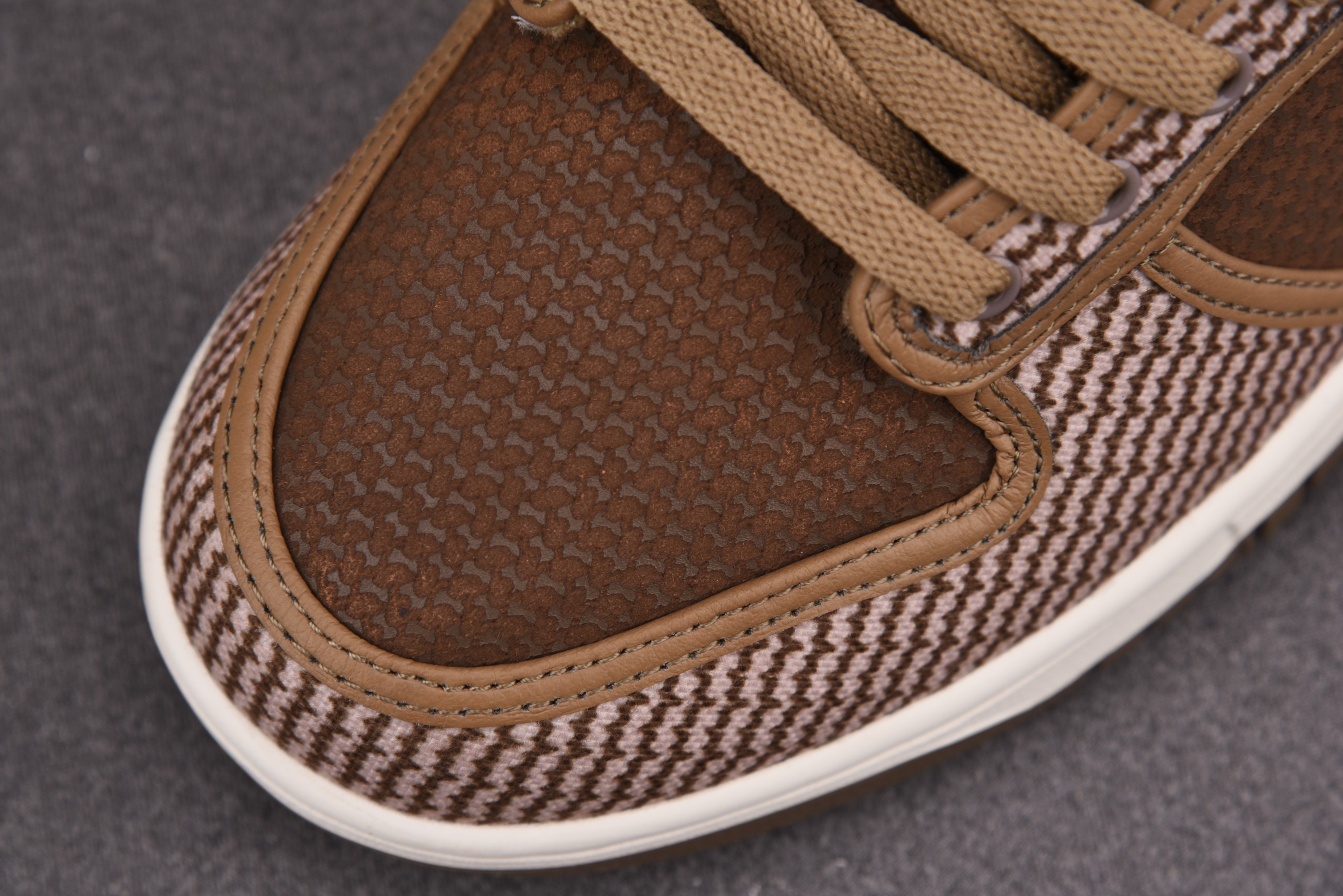 Nike Dunk Low SP UNDEFEATED Canteen Dunk vs. AF1 Pack