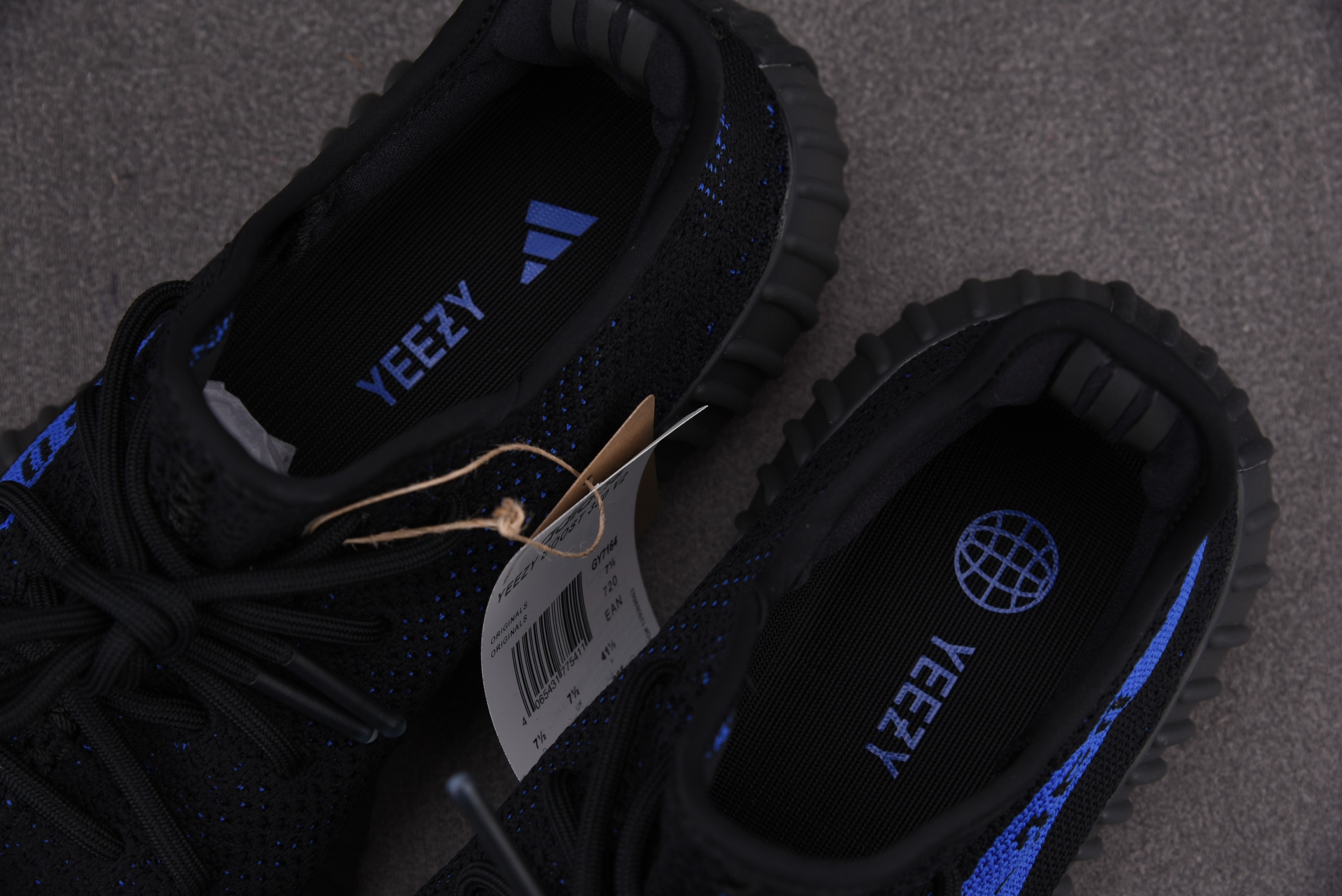 adidas Yeezy Boost 350 V2 Dazzling Blue