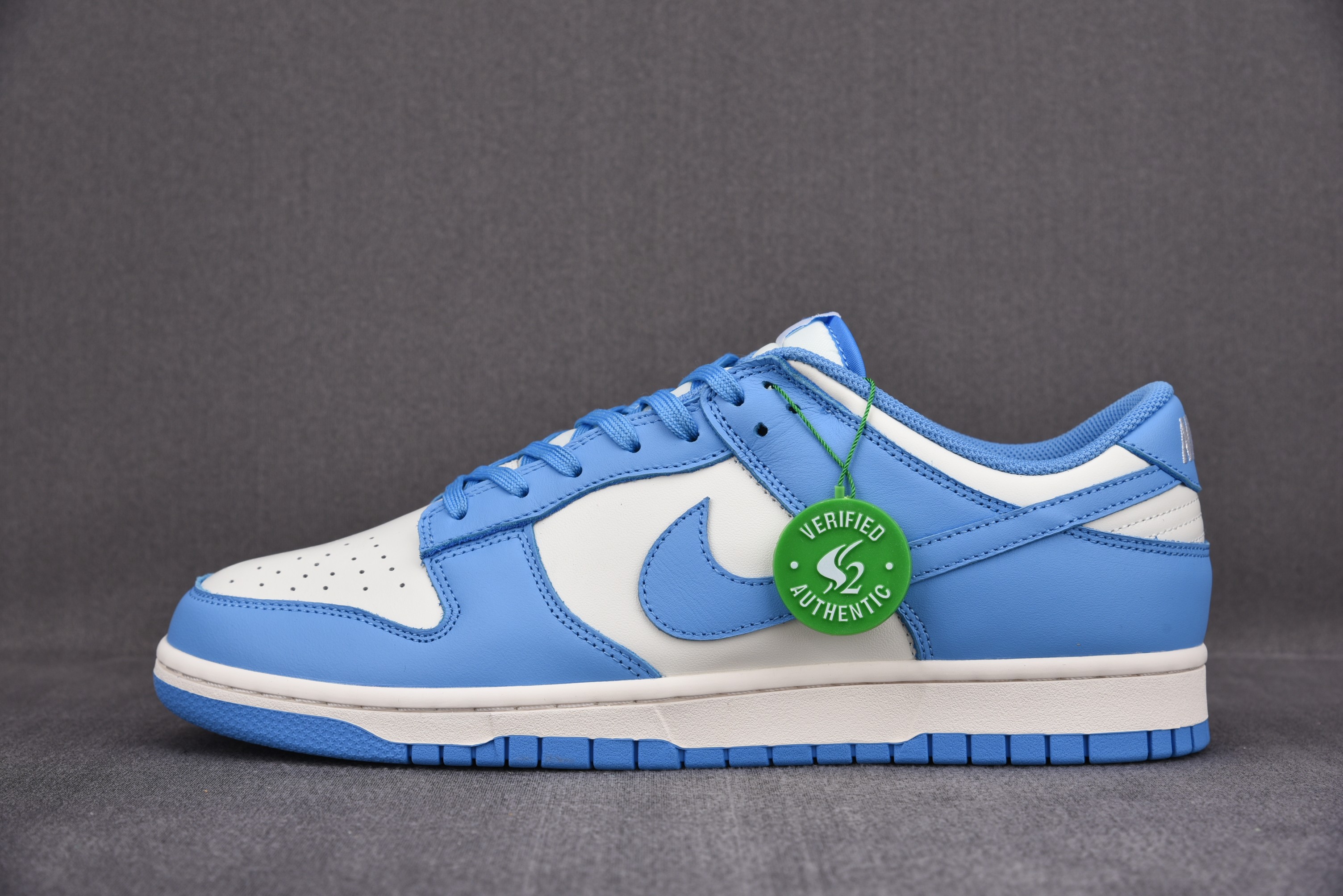 Nike Dunk Low UNC (2021)