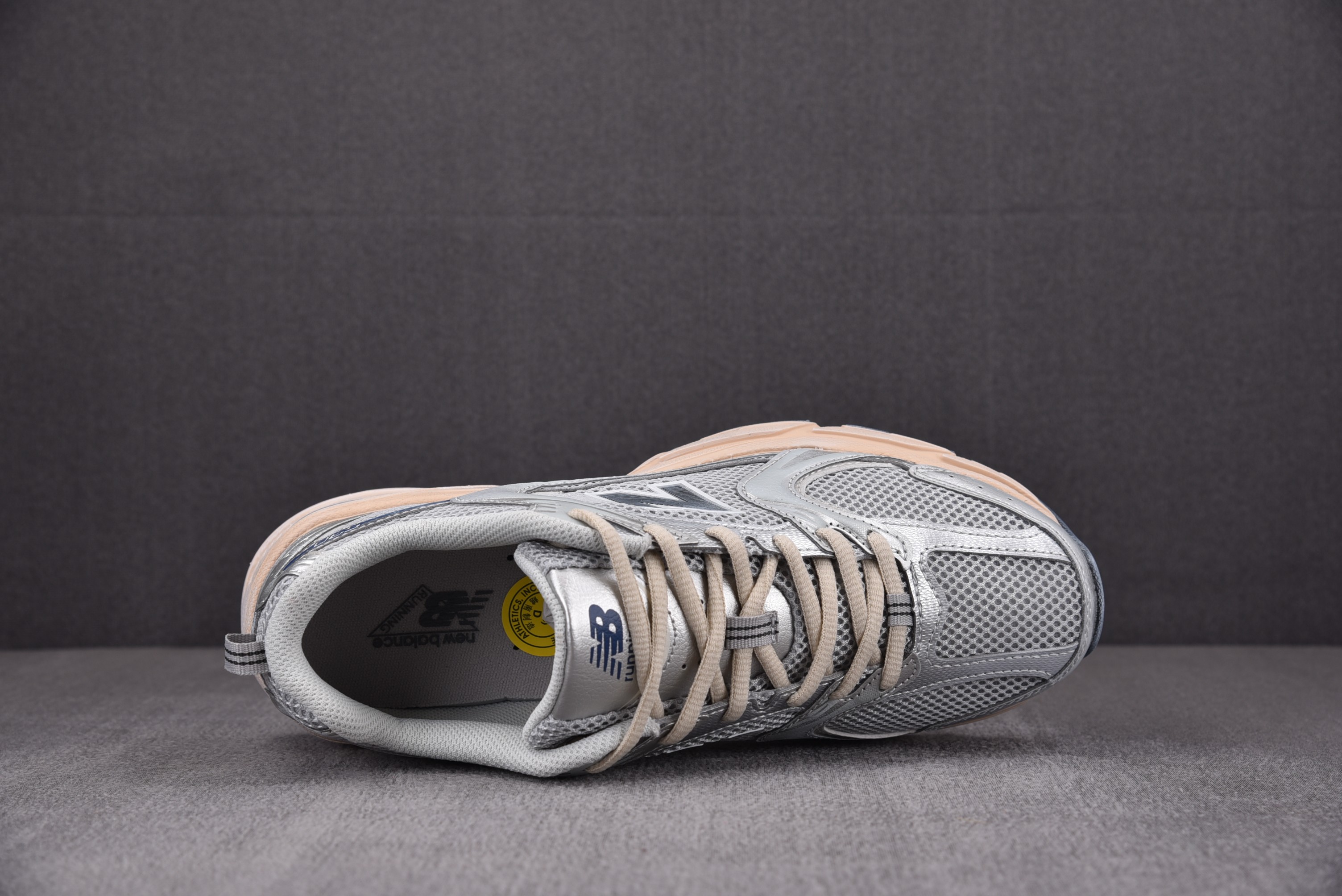 New Balance 530 Silver Metallic Moonbeam