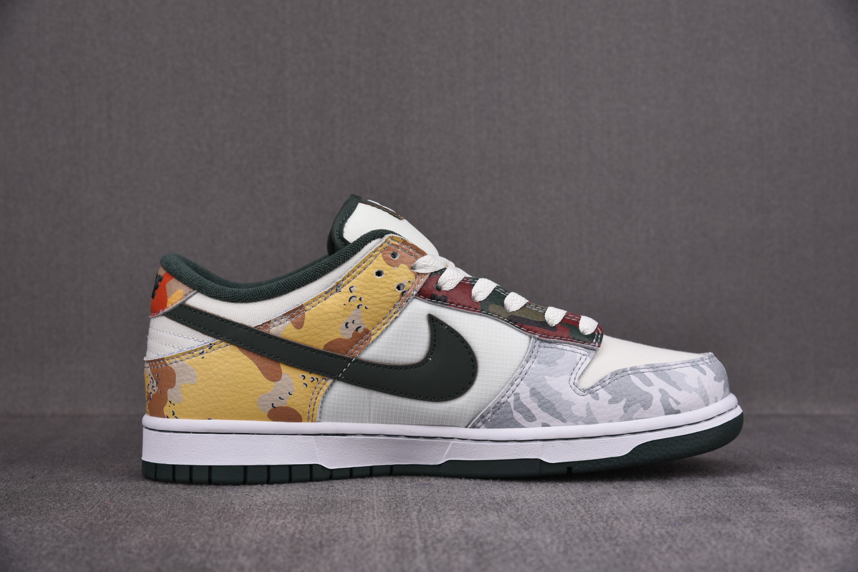 Nike Dunk Low SE Sail Multi-Camo